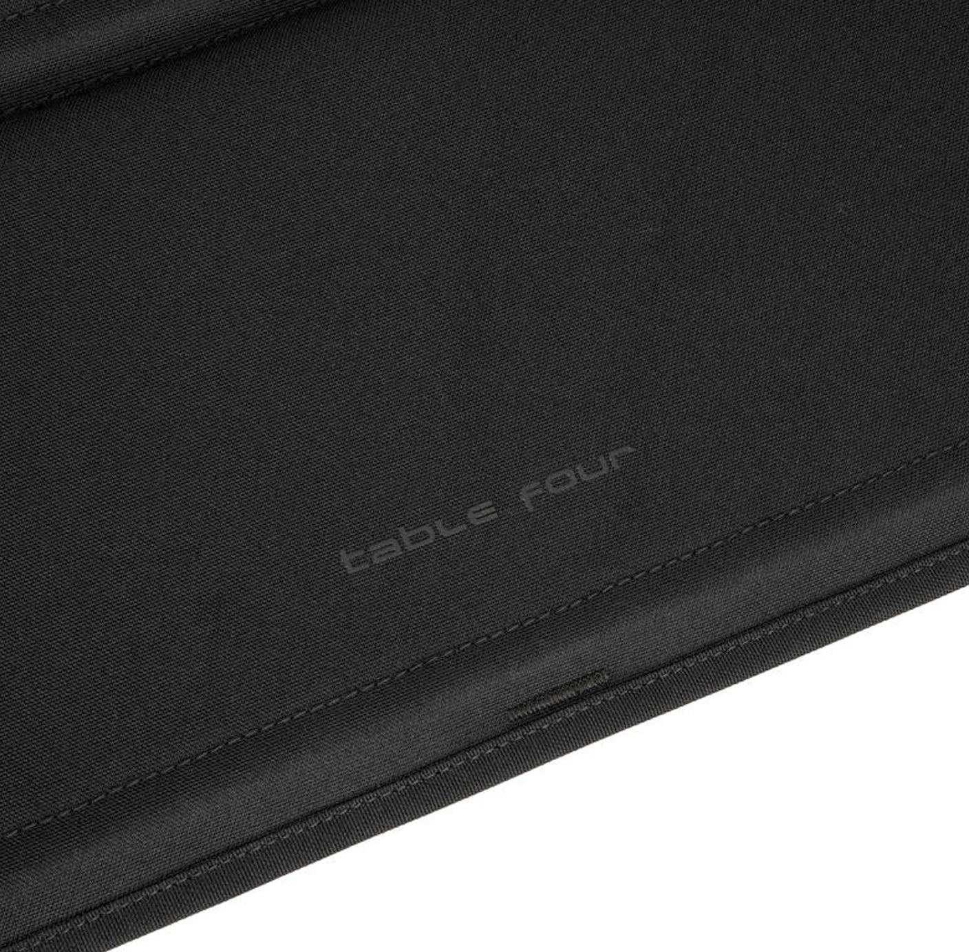 Helinox Table Four Blackout Edition – robuster Campingtisch – Produktansicht 7