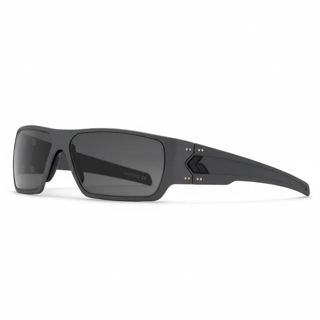 Schwarze GATORZ ANSI Z87+ MILSPEC Ballistic Specter Schutzbrille mit mattem Cerakote-Finish und dunkel getönten Gläsern.