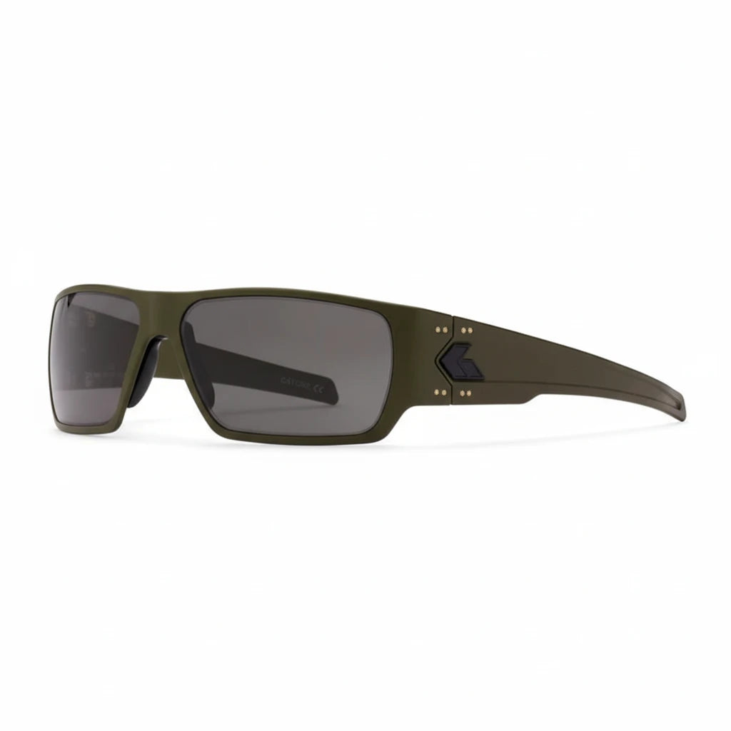 Olivgrüne GATORZ Ballistic Specter Schutzbrille mit rechteckigen dunkel getönten Gläsern und stabilen, breiten Bügeln aus.