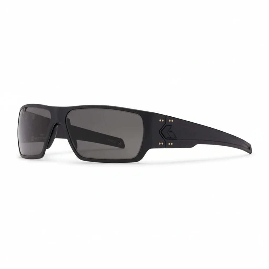 Schwarze GATORZ Ballistic Specter Schutzbrille mit rechteckigen, rauchgrauen Gläsern und mattem Rahmen aus Cerakote mit.
