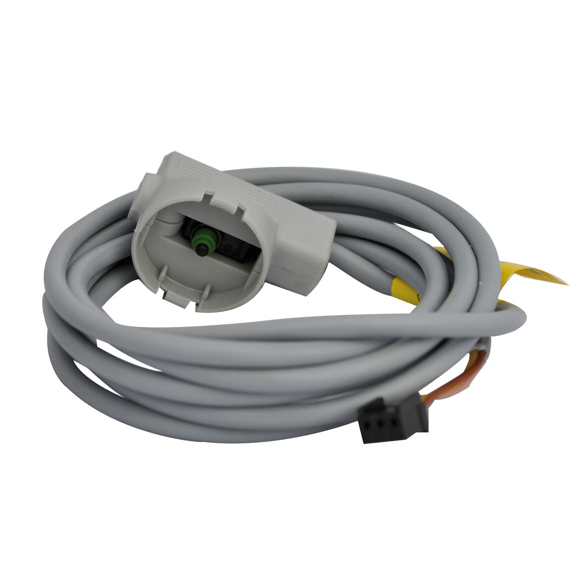 Gekräuseltes graues Kabel mit einem runden hellgrauen Steckverbinder, in dem ein grüner Stift sichtbar ist, und einem kleinen schwarzen rechteckigen Stecker am anderen Ende; gelbe Markierungen am Mantel