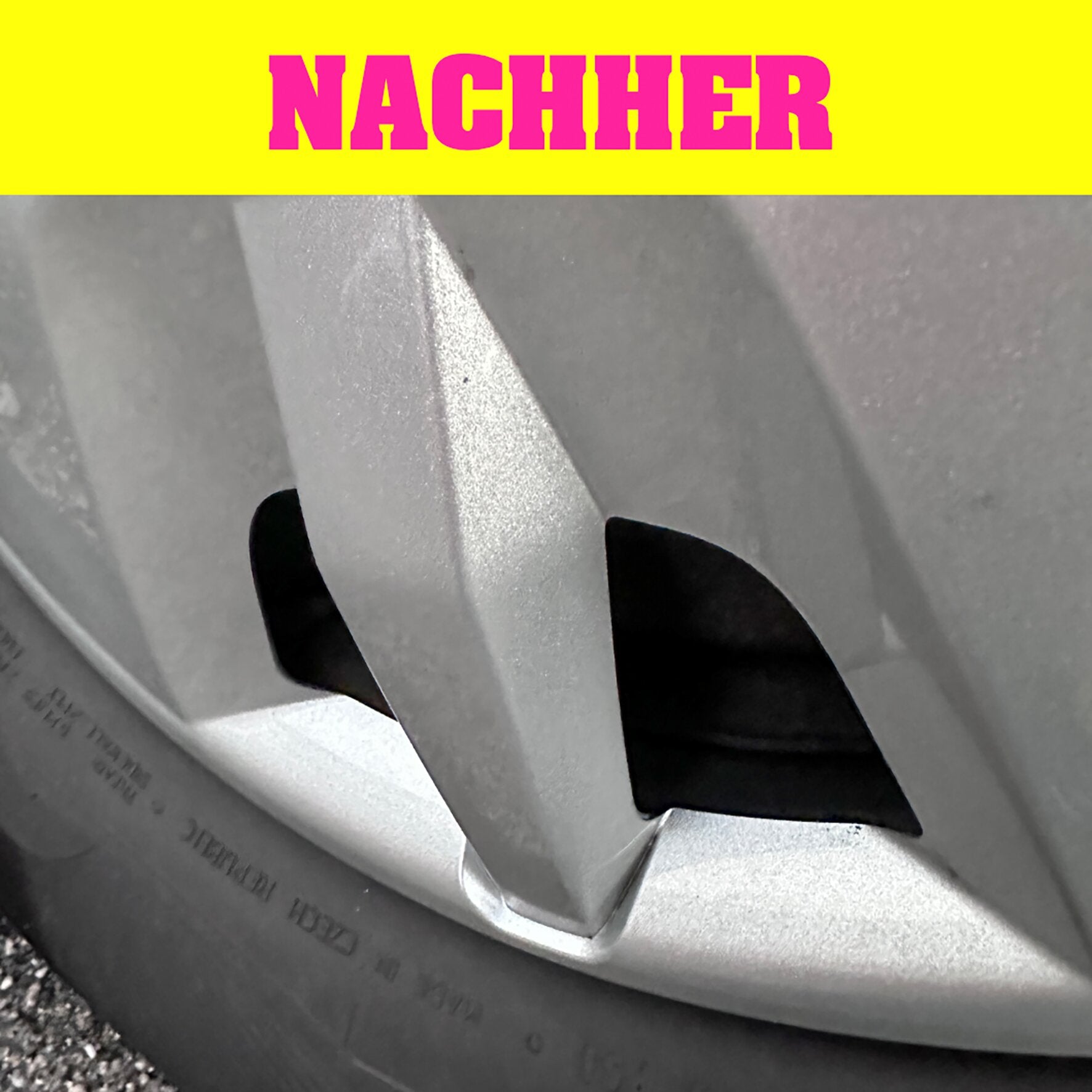 Nahaufnahme einer silbernen Felge aus Aluminium mit glänzender Oberfläche und Schatten im Hintergrund; oben gelber Streifen mit pinkem Text NACHHER