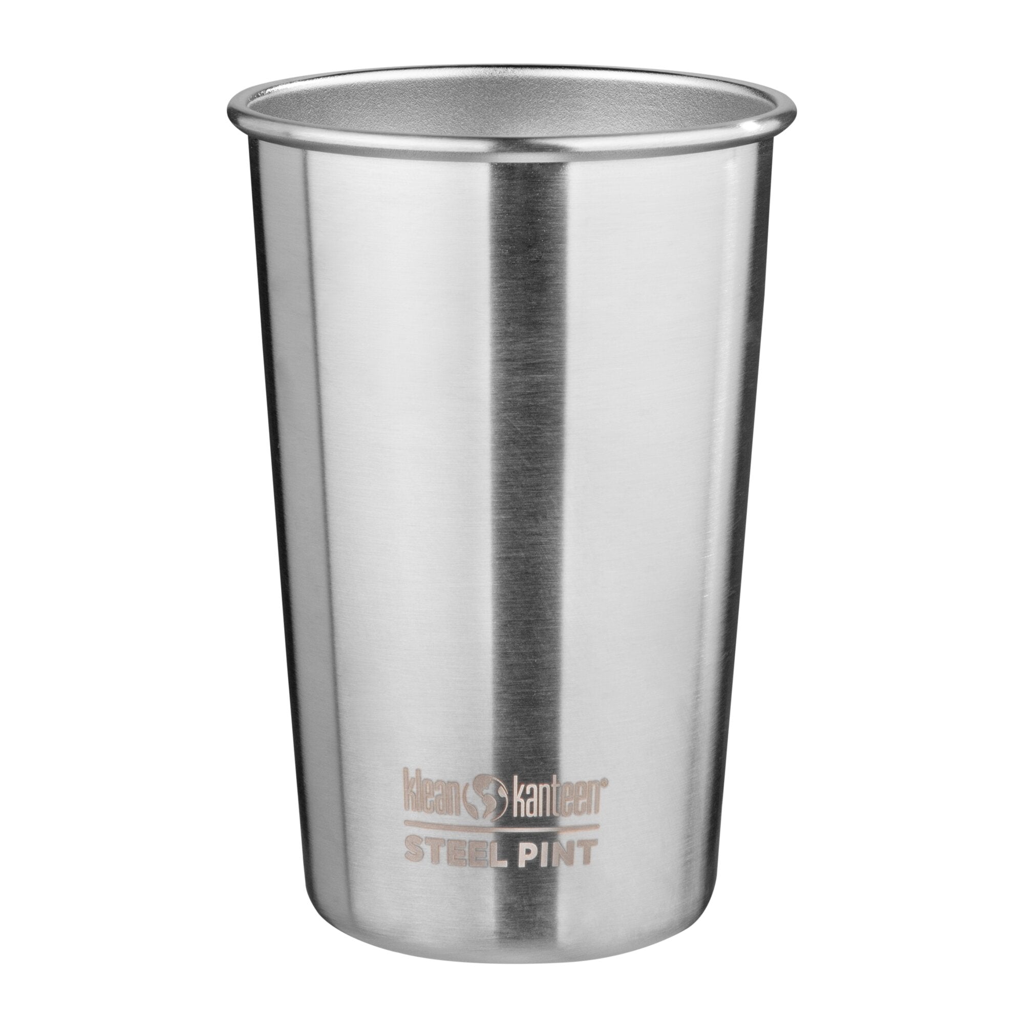 Gebürsteter Edelstahl Pint-Becher mit rundem oberen Rand und glatten Seiten, sichtbares Branding Klean Kanteen im unteren Bereich
