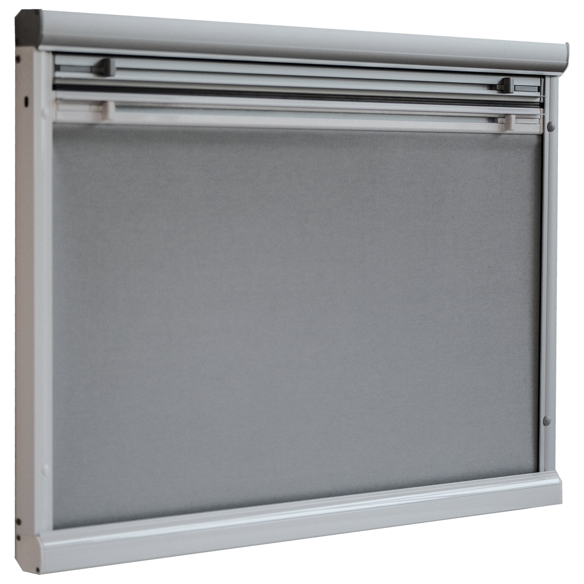 Innenrollo mit grauem Stoff, im Fensterrahmen installiert, sichtbarer Rollladenkasten oben und Führungsschienen, Maße 900 x 550 mm