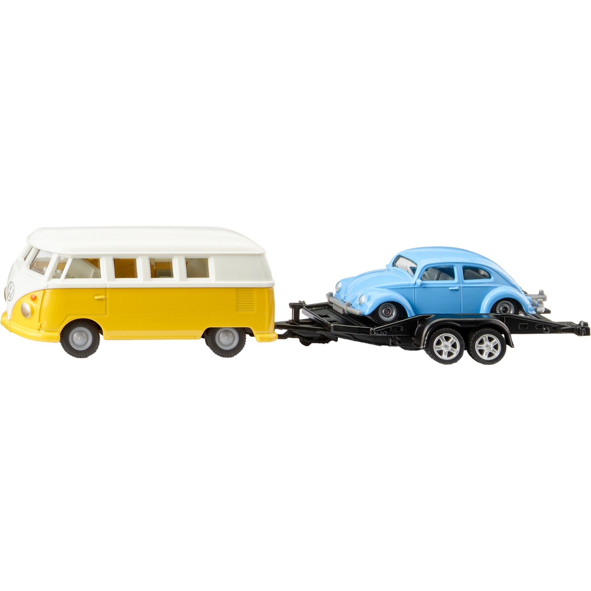Spielzeugmodell eines gelb-weißen VW T1 Transporters mit Anhänger, auf dem ein hellblauer VW Käfer steht