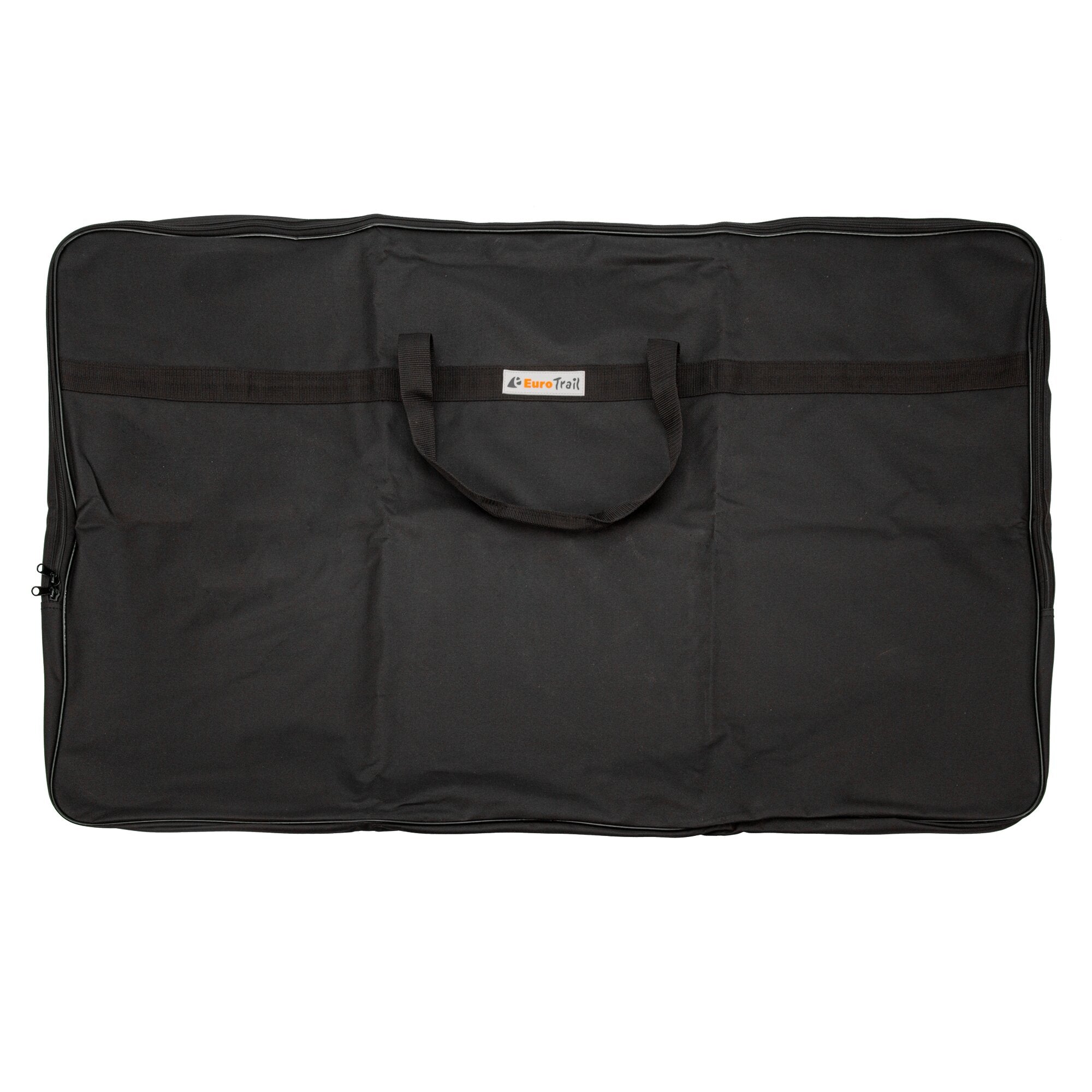 Schwarze rechteckige Packtasche aus robustem Stoff mit zwei Traggriffen, Reißverschluss an der Seite und EuroTrail Logo auf dem Trageband