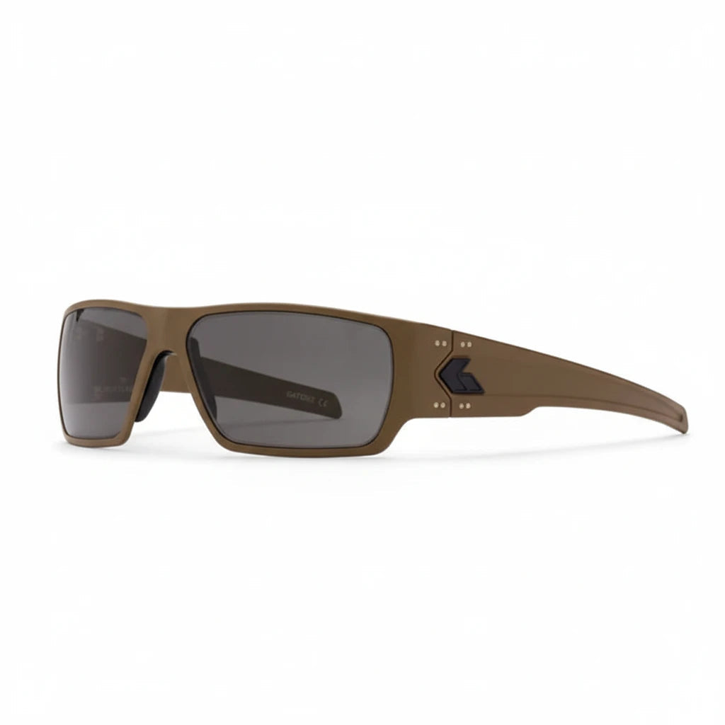 Braune GATORZ Specter Schutzbrille mit rechteckigen, dunkel getönten Gläsern und robustem Rahmen aus Metall, militärischer.