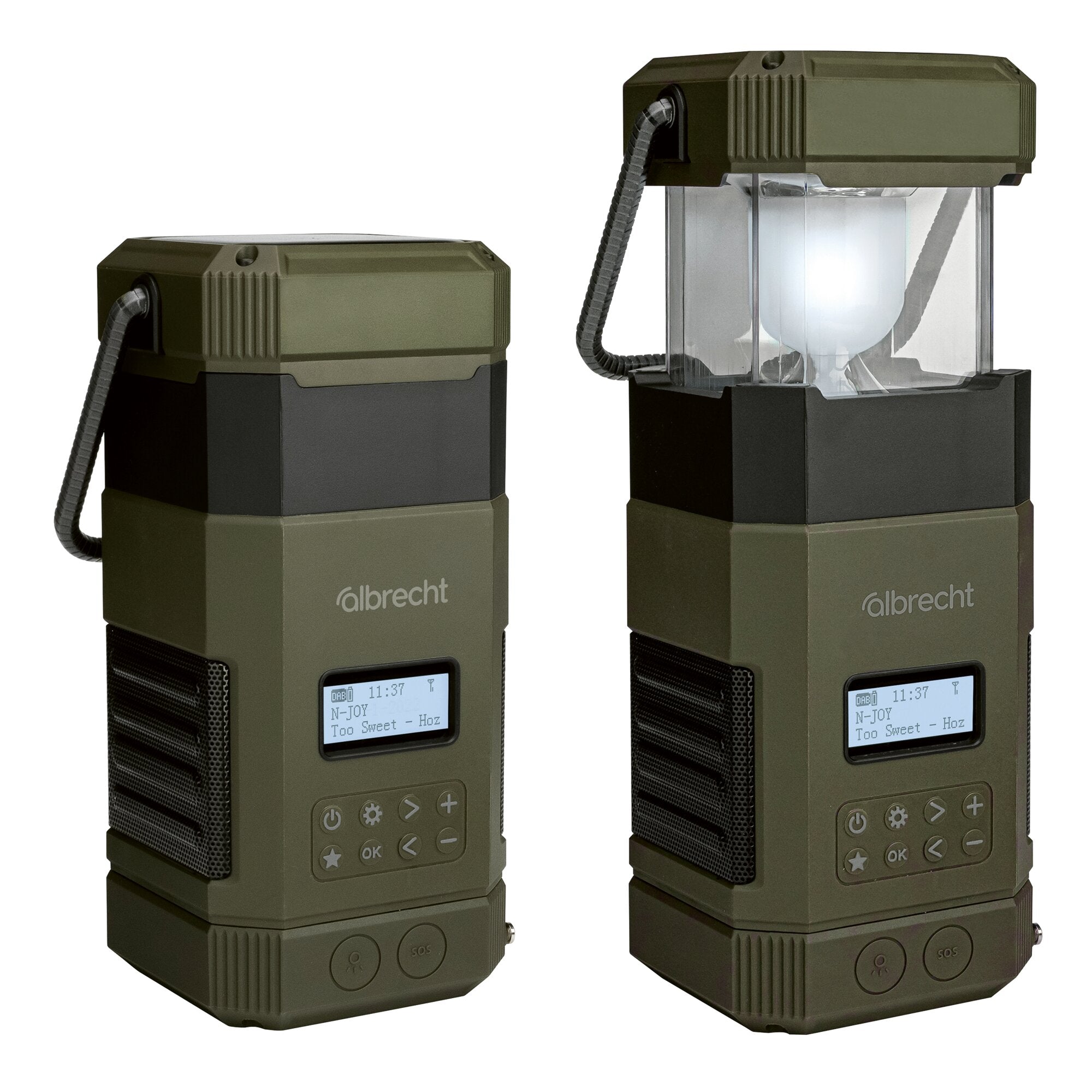 Zwei grünolivfarbene Albrecht DR 114 Outdoor-Kurbelradios mit integrierter Laterne, Frontdisplay mit Text, Tastenfeld und Tragegriff