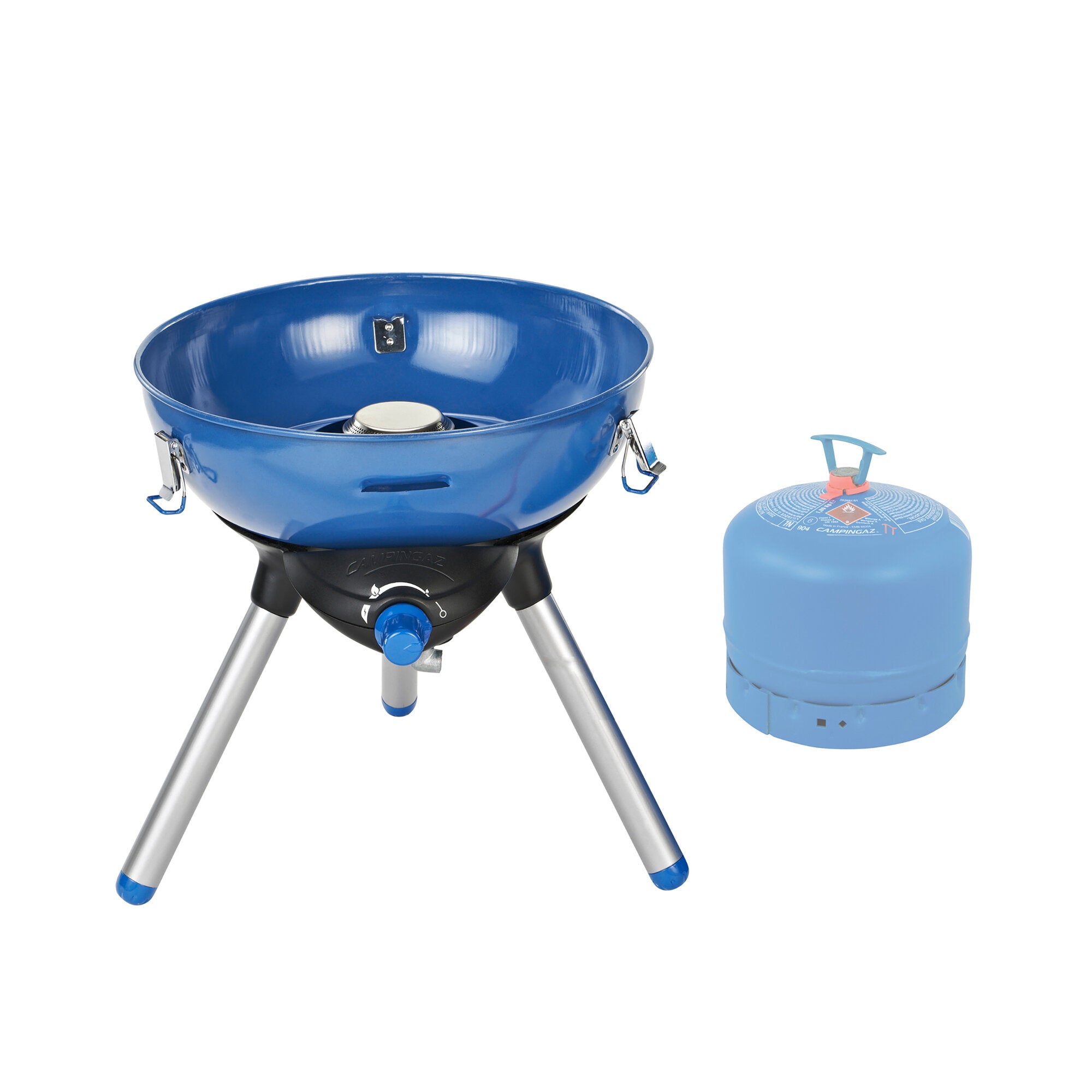Blauer emaillierter runder Grillkessel auf drei Beinen, vorn blauer Einstellknopf, Deckel liegt seitlich daneben, dazu eine blaue Propan-Gasflasche