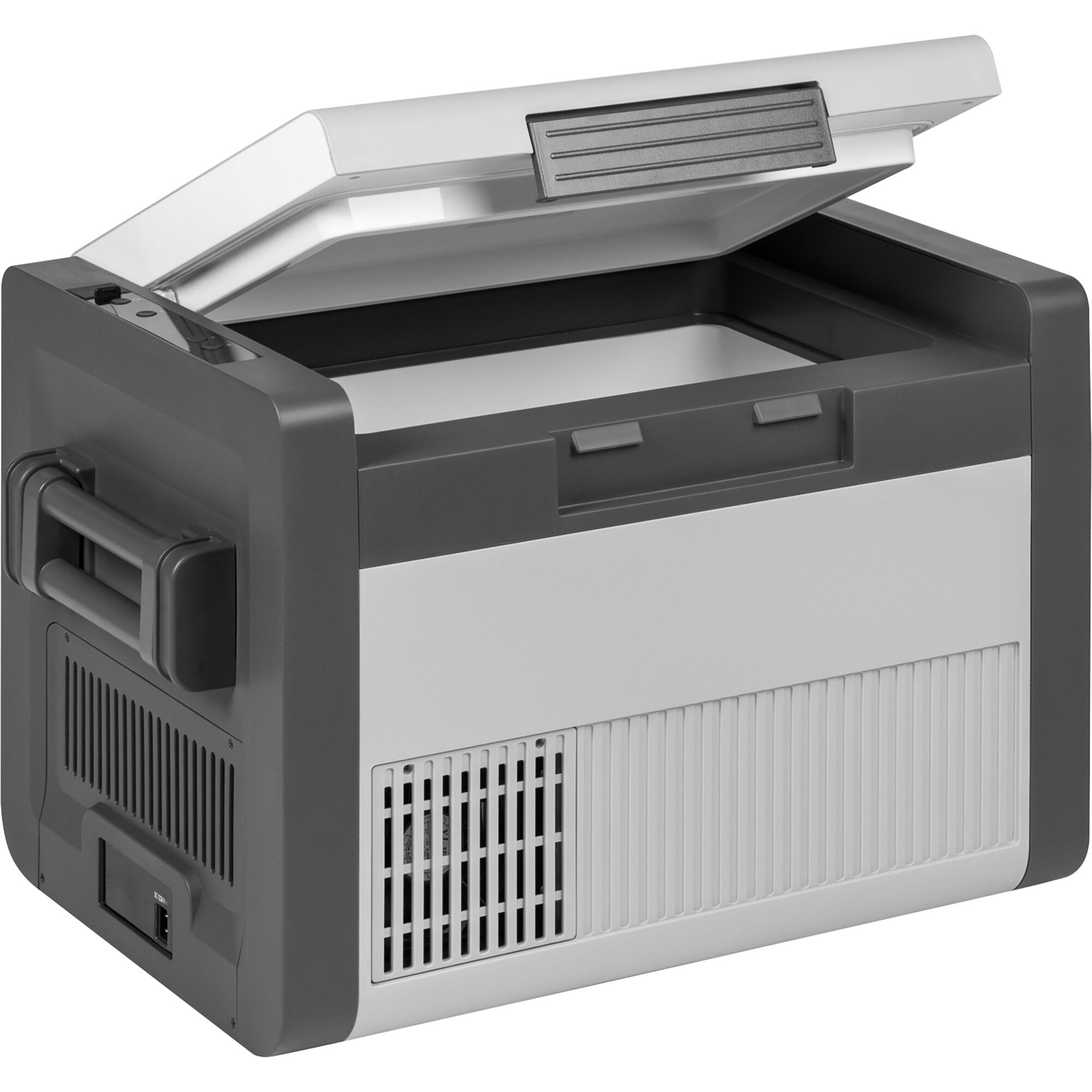 Kühlbox mit geöffnetem Deckel, dunkles Gehäuse, seitlicher Griff, Innenraum aus Metall, große Frontbelüftung mit senkrechten Lamellen
