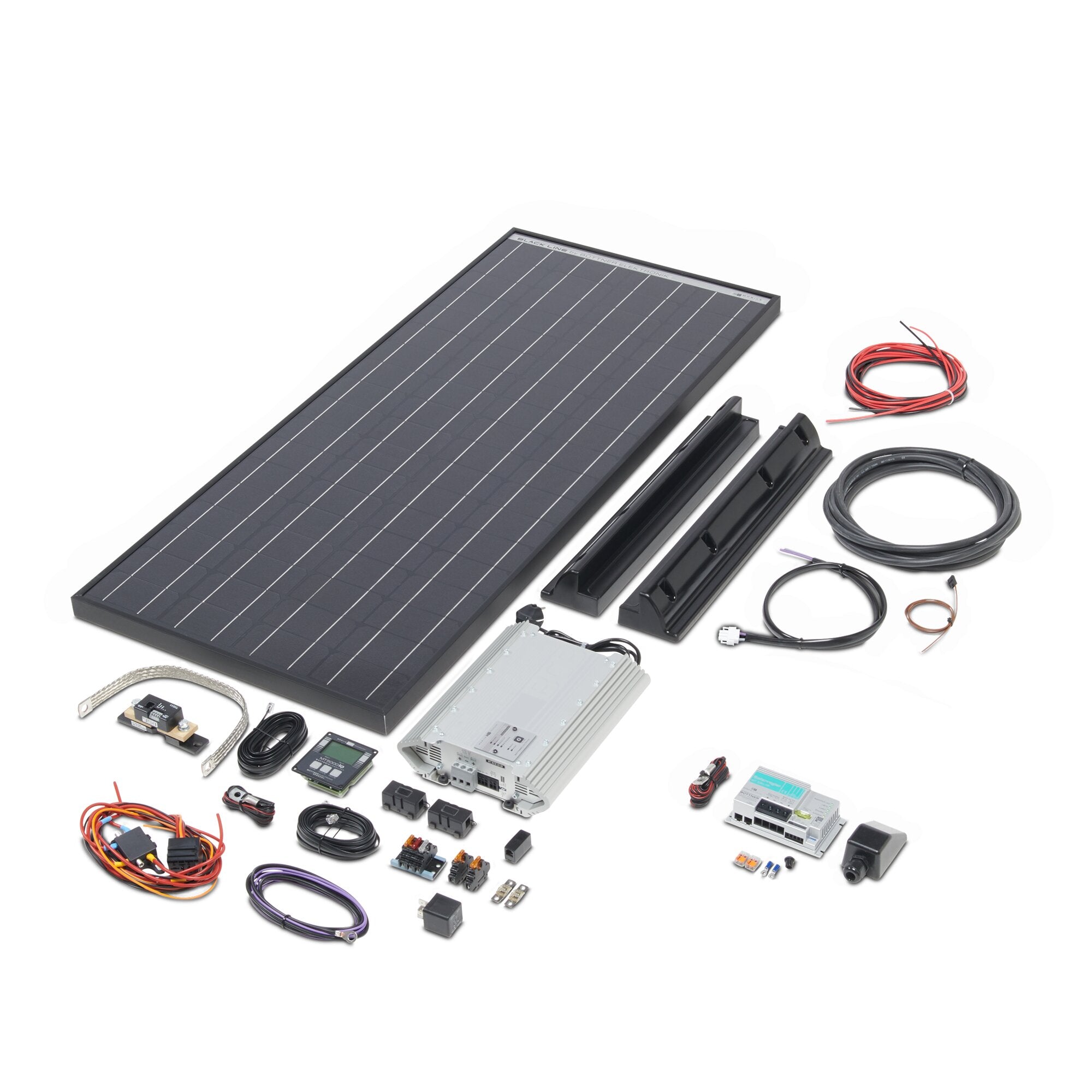 Großes schwarzes Solarpanel mit weißen Rasterlinien, umgeben von Kabeln, Anschlüssen und Elektronikbauteilen einer PowerPack Classic 440 Wh