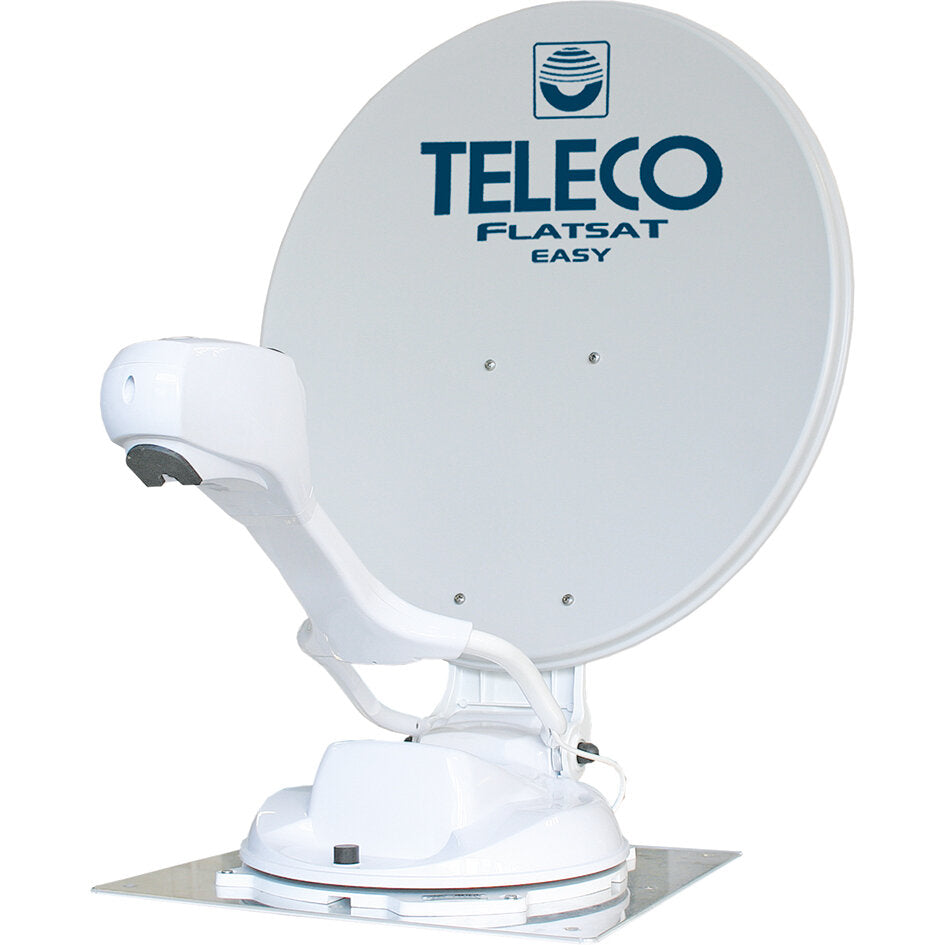 Weiße Satellitenschüssel FlatSat Easy mit rundem Reflektor, Montagesockel und LNB-Arm, Logo TELECO sichtbar