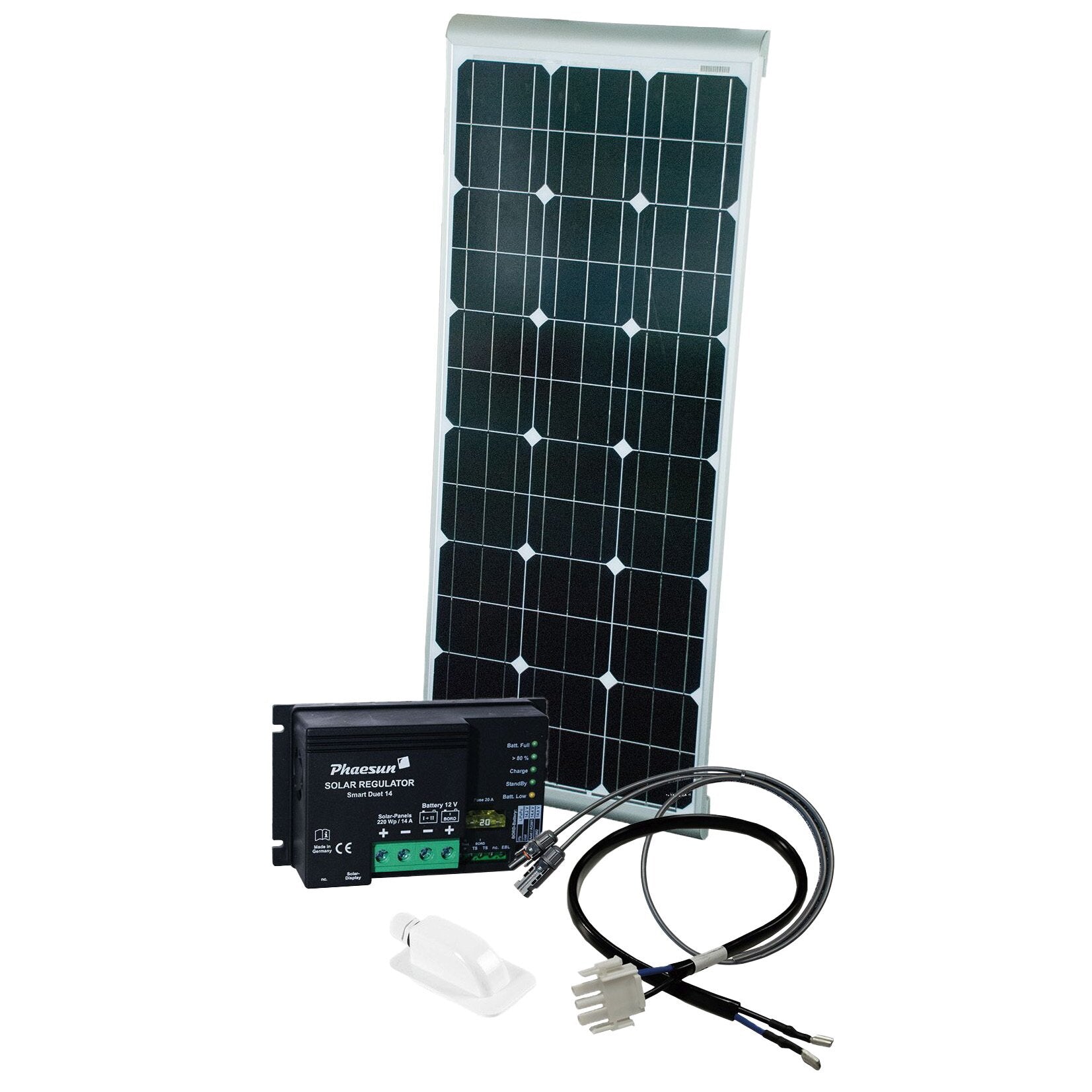 Vertikal stehendes Solarmodul mit schwarzer Zellenfläche und silbernem Rahmen, begleitet von Solarregler, Anschlusskabeln und Steckverbindern