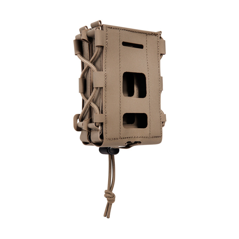 Doppel-Magazintasche in Coyote Brown mit robustem Material, elastischen Seitenbändern und Befestigungsschlaufen.