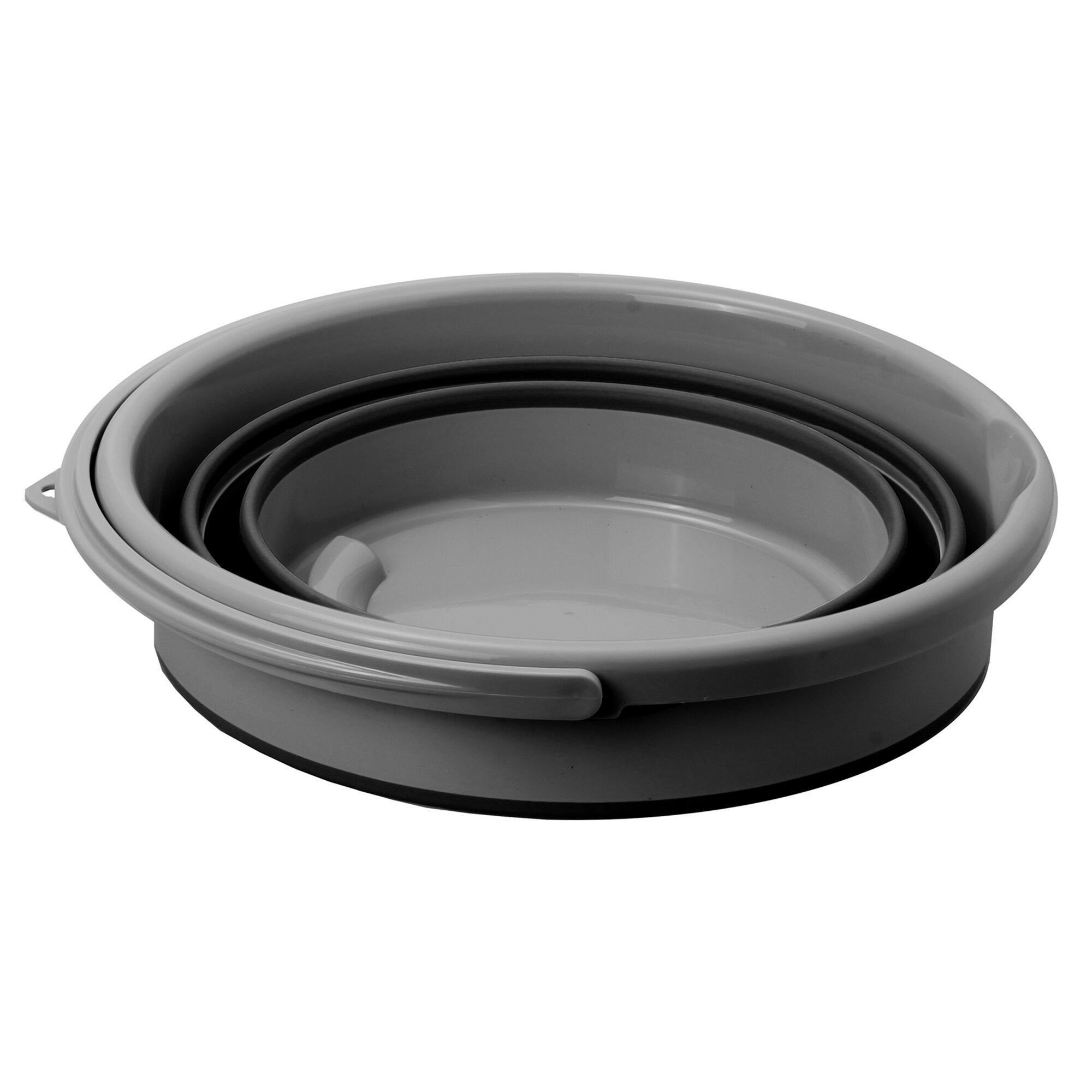 Nahaufnahme eines grauen faltbaren Eimers Drum, sichtbar sind mehrere verschachtelte Ringe und ein seitlicher Griffhalter am Rand