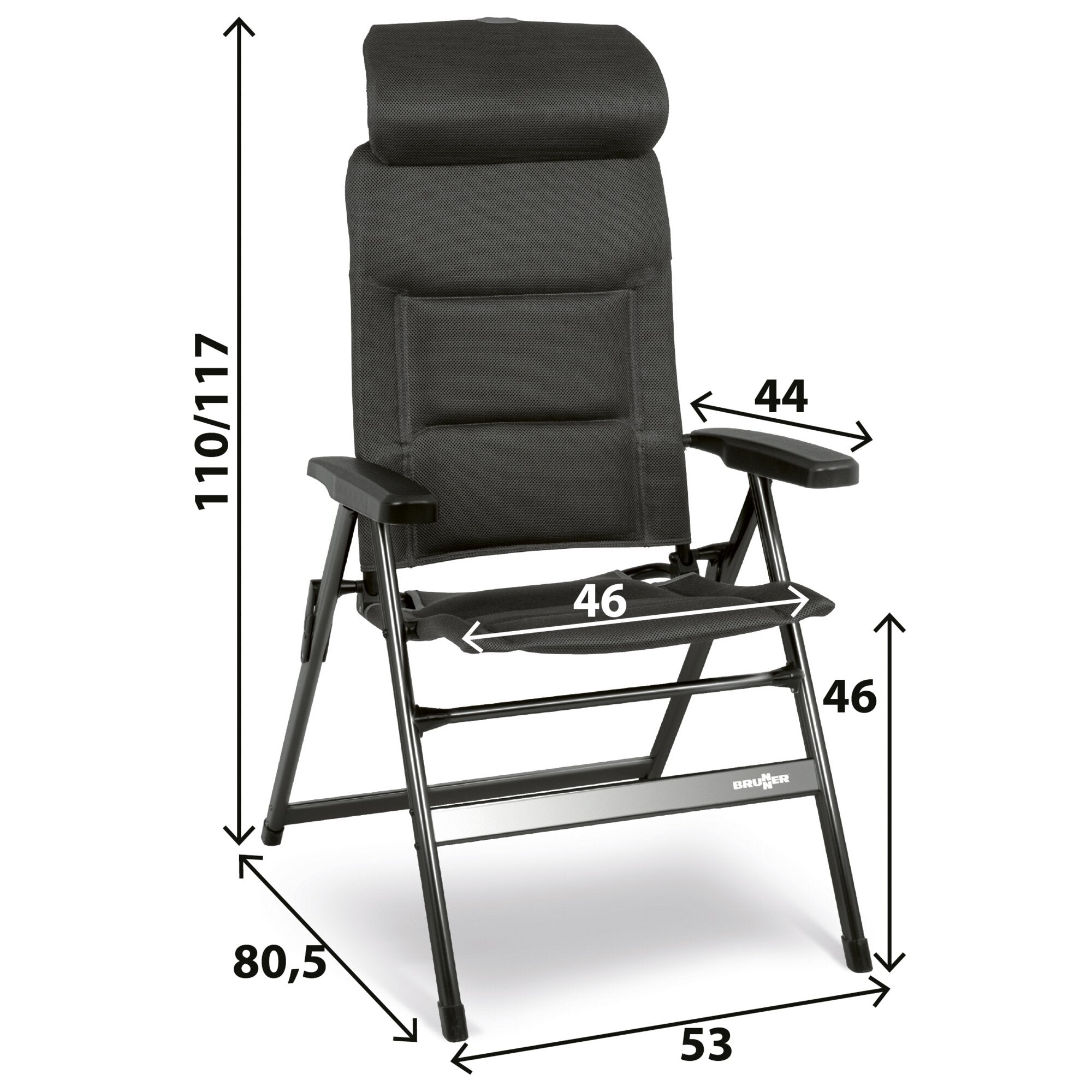 Klappbarer Campingstuhl mit gepolsterter Kopfstütze aus dunklem Netzstoff, Armlehnen und seitlicher Aufbewahrungstasche; Diagramm mit Maßlinien