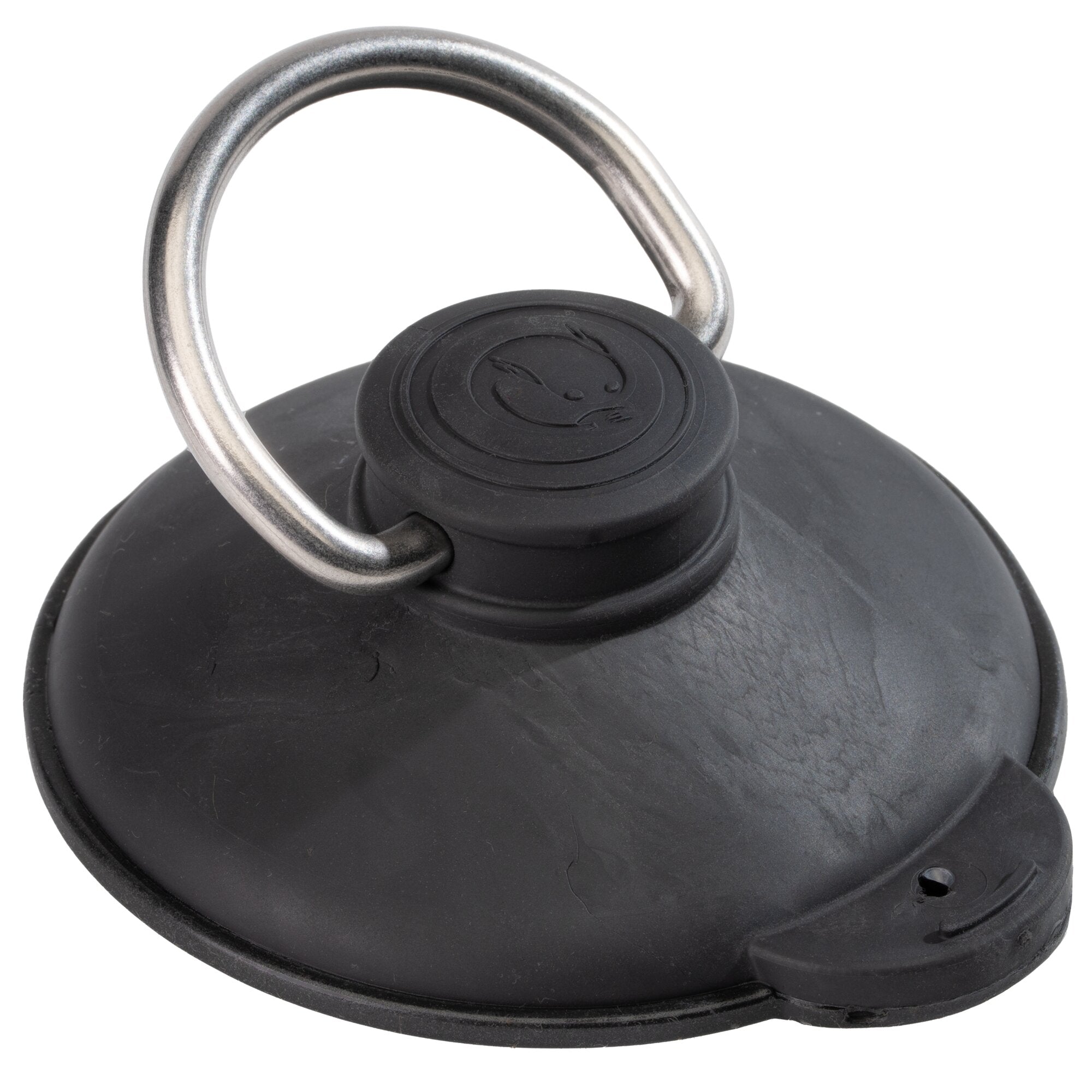 Nahaufnahme eines schwarzen Saugnapfs mit silbernem Edelstahl-D-Ring; der Ring sitzt am oberen Rand eines runden schwarzen Deckels des ClingCup