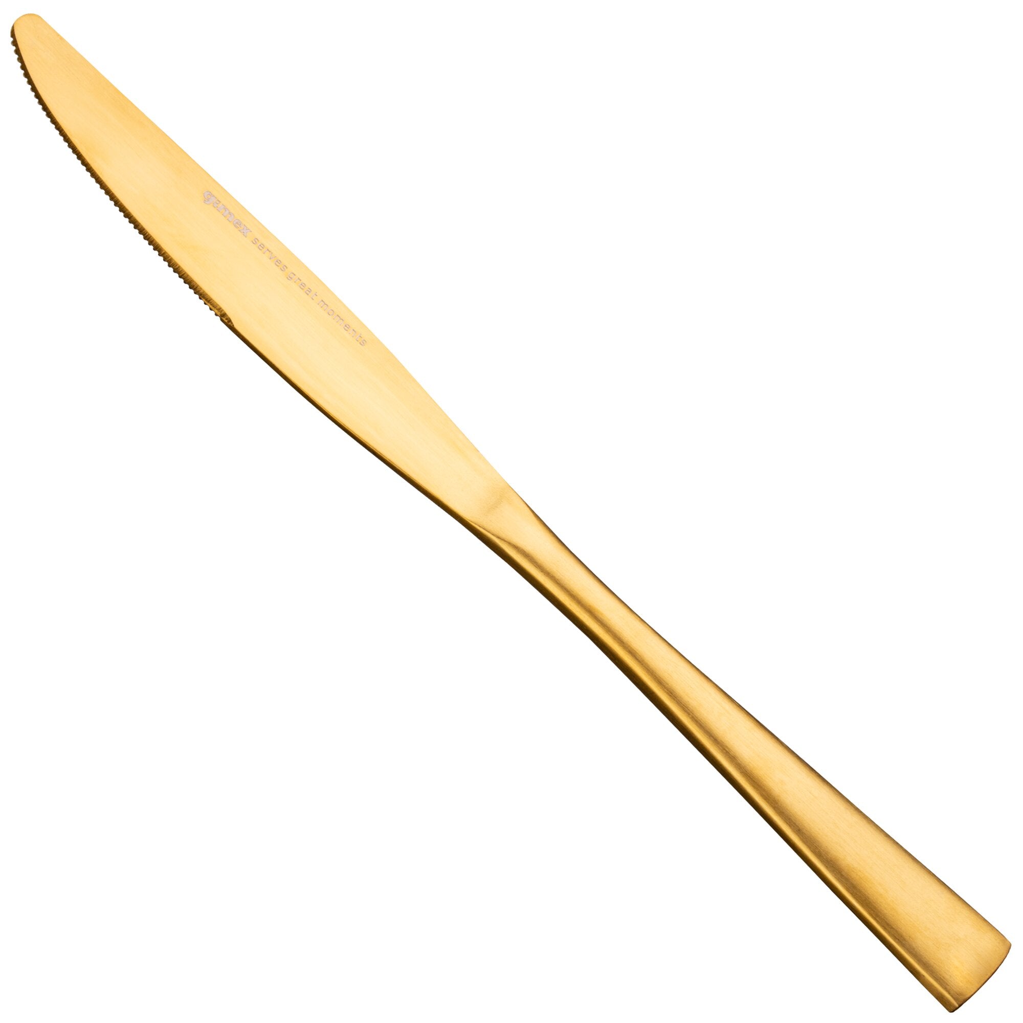 Goldfarbenes Edelstahlmesser mit gezackter Klinge diagonal angeordnet vor weißem Hintergrund