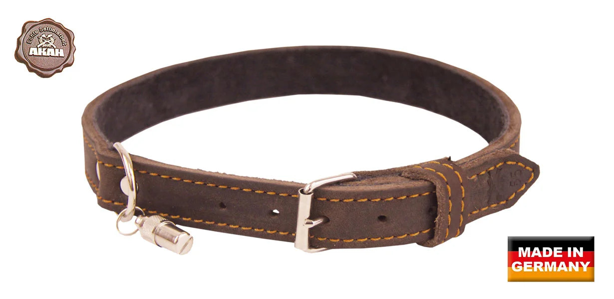 AKAH Halsband genietet aus Ölleder – Produktansicht