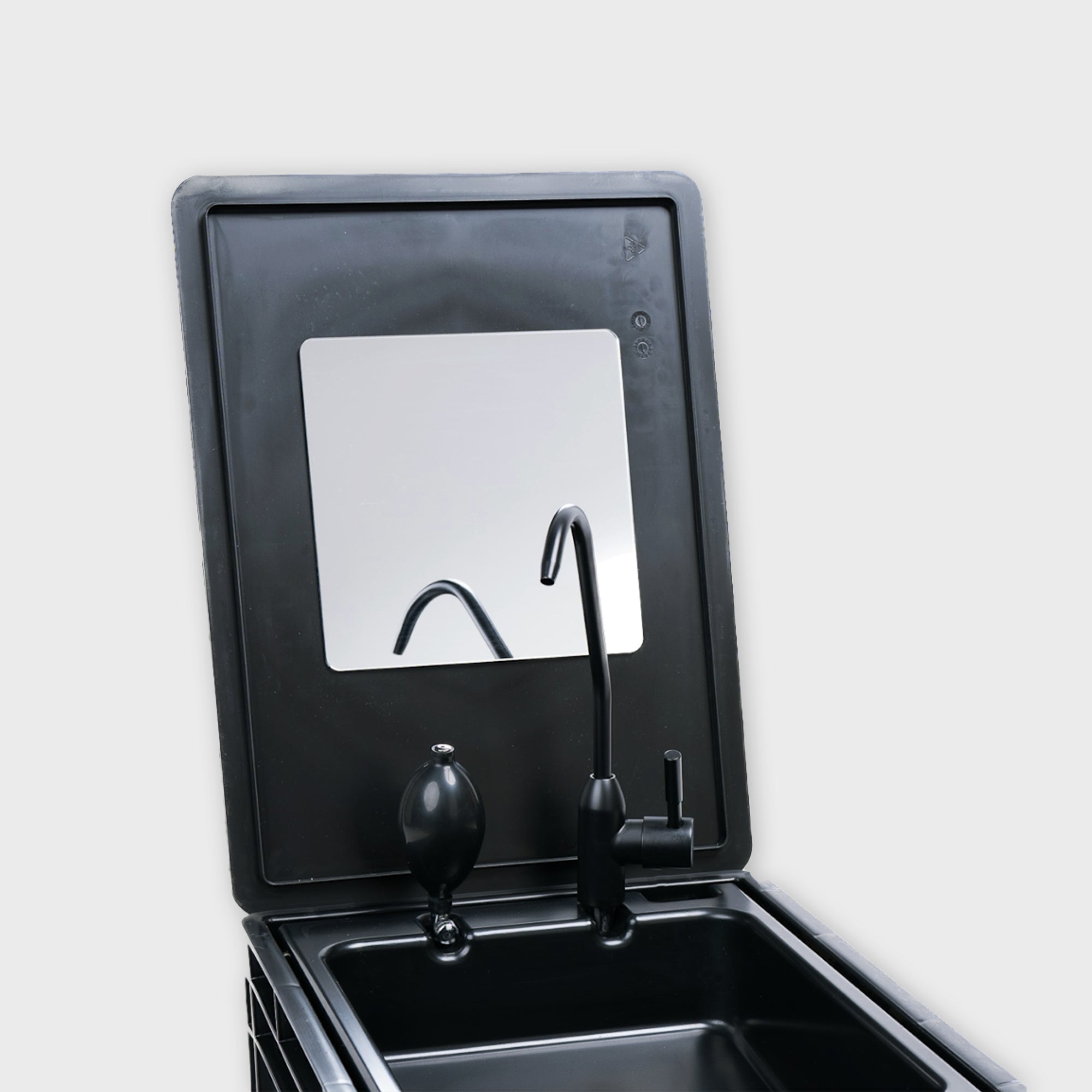BOXIO MIRROR | Spiegel für mobiles Waschbecken – Produktansicht 1
