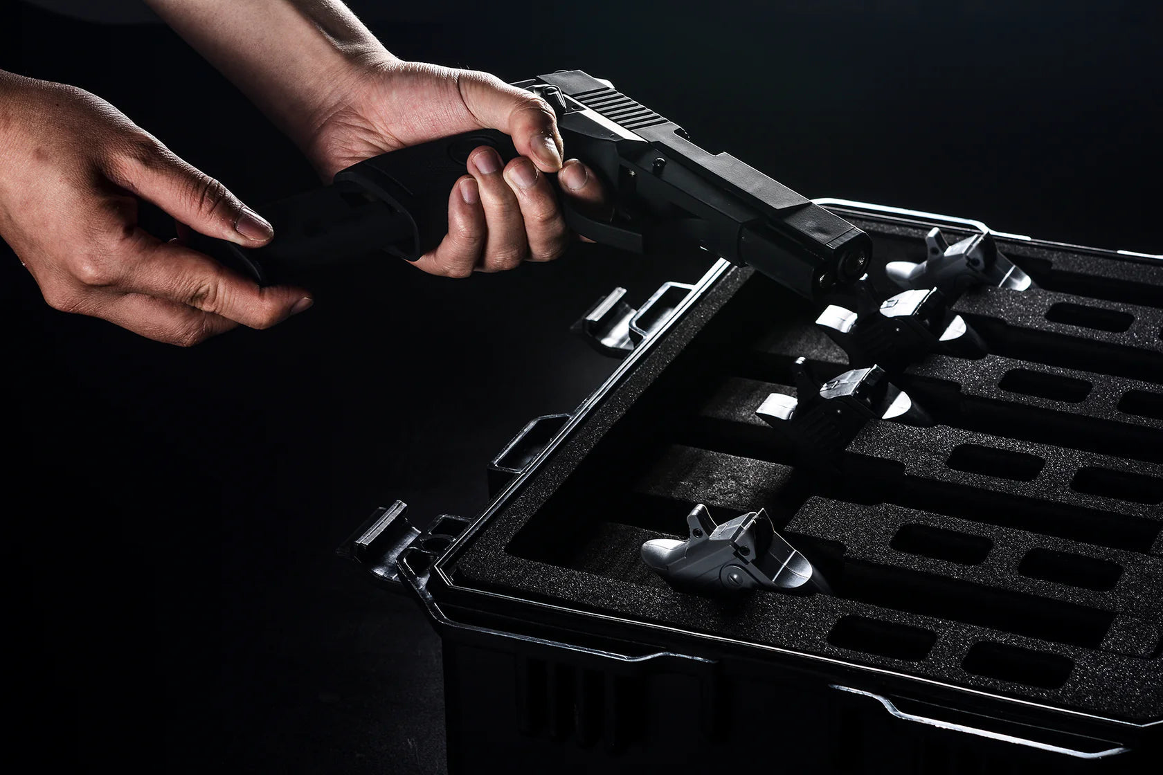 RAUZEUG Rugged GearRAUZEUG Pistol - Insert 465 - Black Raptor