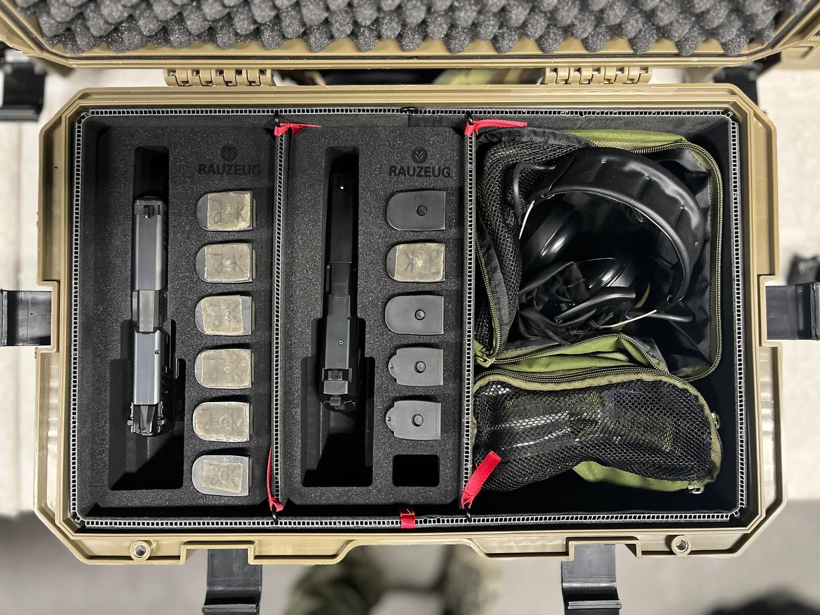 RAUZEUG Rugged GearRAUZEUG 1 - Pistol Insert - Black Raptor
