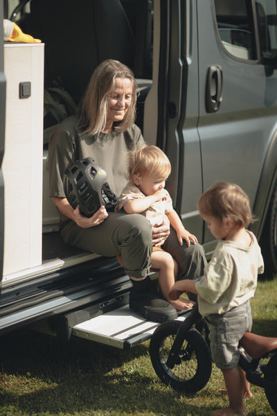 Thule Slide-Out Step G2 12 V – 400 mm, Crafter / Sprinter FWD