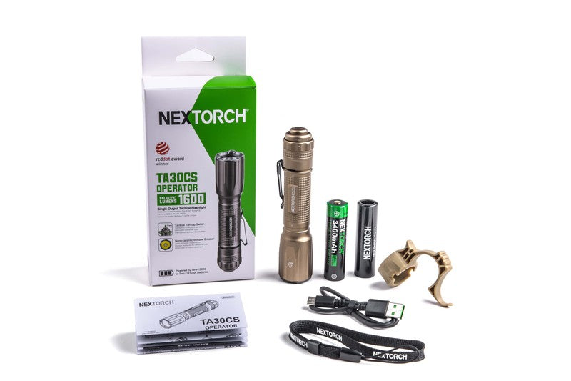 Sandfarbene NEXTORCH TA30CS taktische Taschenlampe mit USB-C Akku, Ladekabel, Holster und Bedienungsanleitung in.