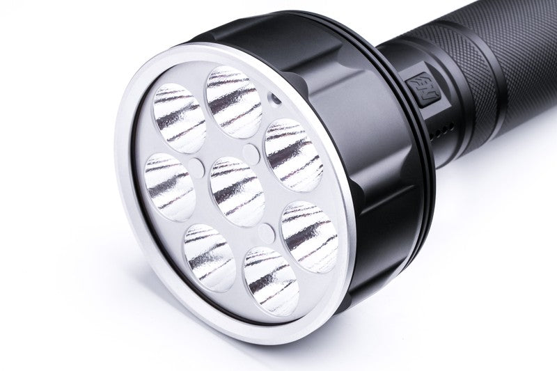 NextorchNEXTORCH Saint Torch 31 – 20.000 Lumen Einsatzscheinwerfer - Black Raptor
