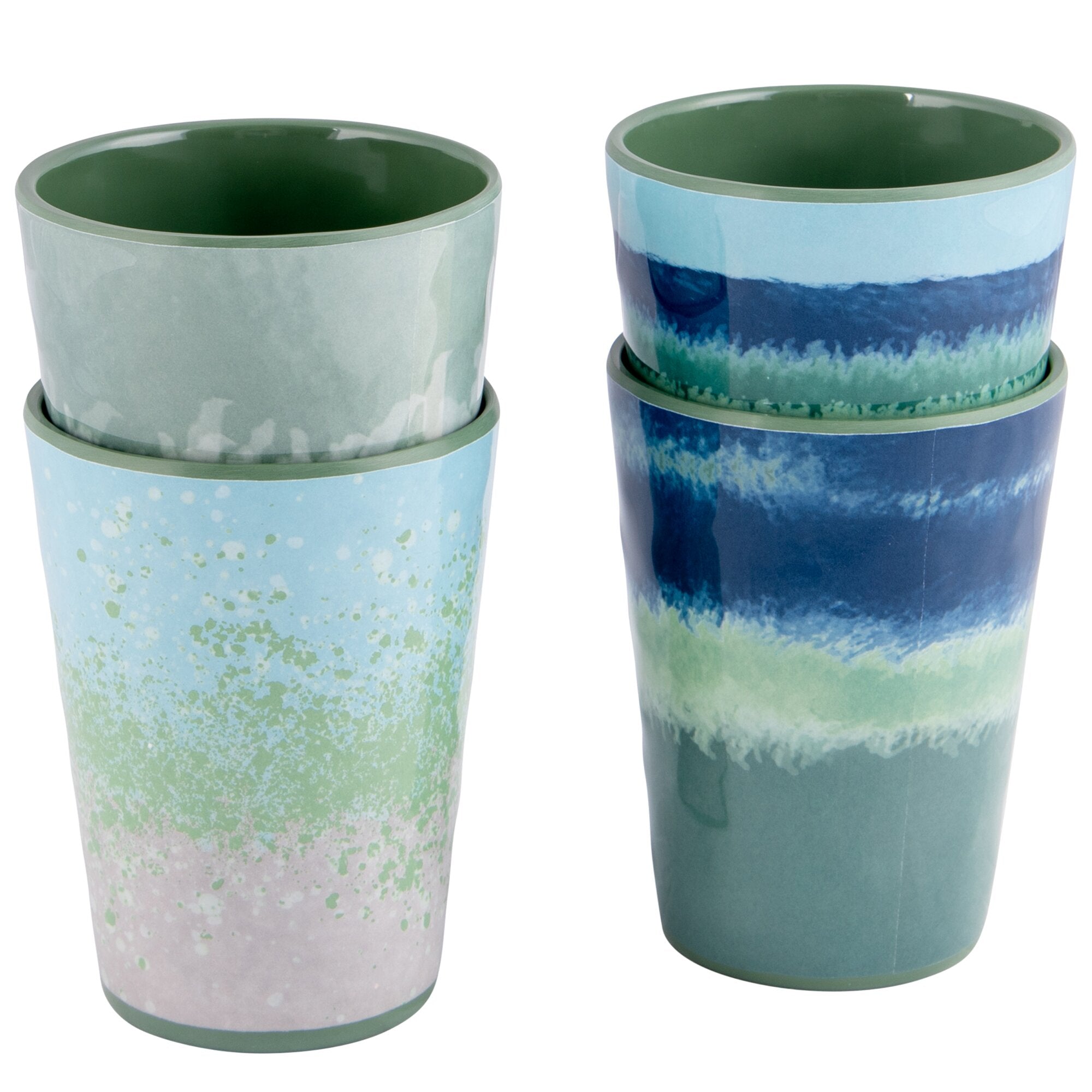 Zwei bunte Trinkbecher mit glasiertem Finish; links hellgrün-blau, grüne Innenfläche, rechts dunkelblau-grün, grüner Innenraum