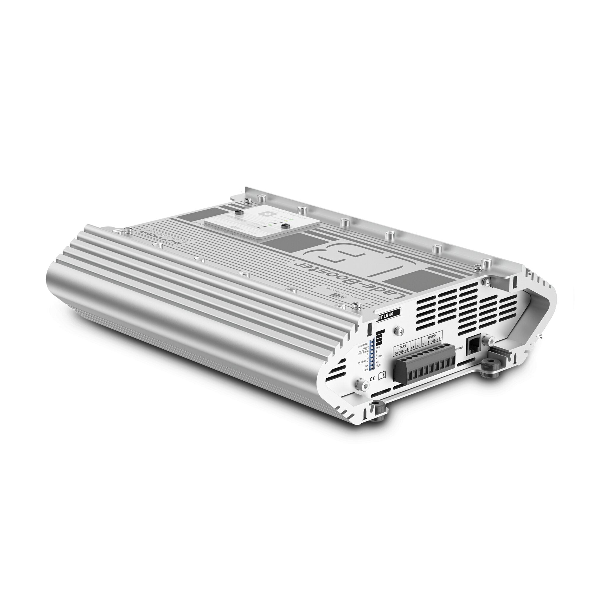 IUoU-Ladebooster MT, 30 A, silbernes Metallgehäuse mit Kühlrippen, obere Abdeckung mit Beschriftung und Schraubklemmen
