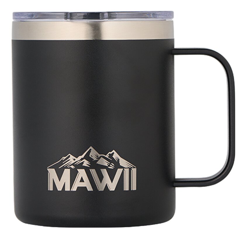 Schwarzer Edelstahlbecher mit Henkel und durchsichtigem Deckel, 350 ml, Metallrand oben, Logo MAWII mit Bergsilhouette vorne