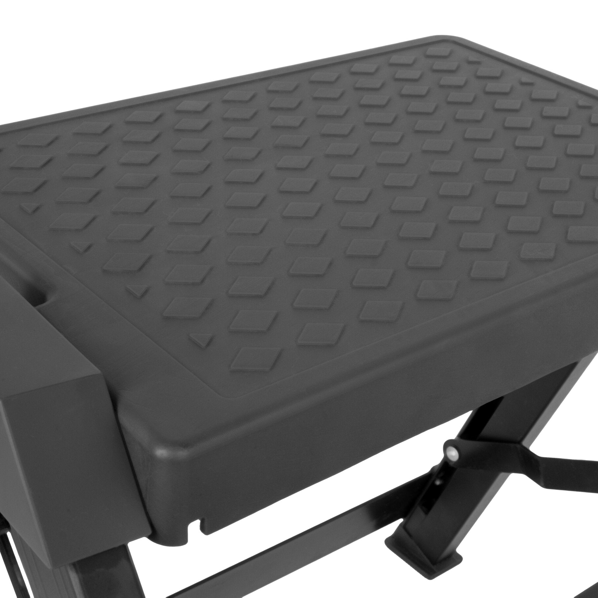 Nahaufnahme einer Doppeltrittstufe Ramp Double: rutschfeste Gummistufe mit Diamantmuster, seitlicher Metallrahmen und Befestigungselementen