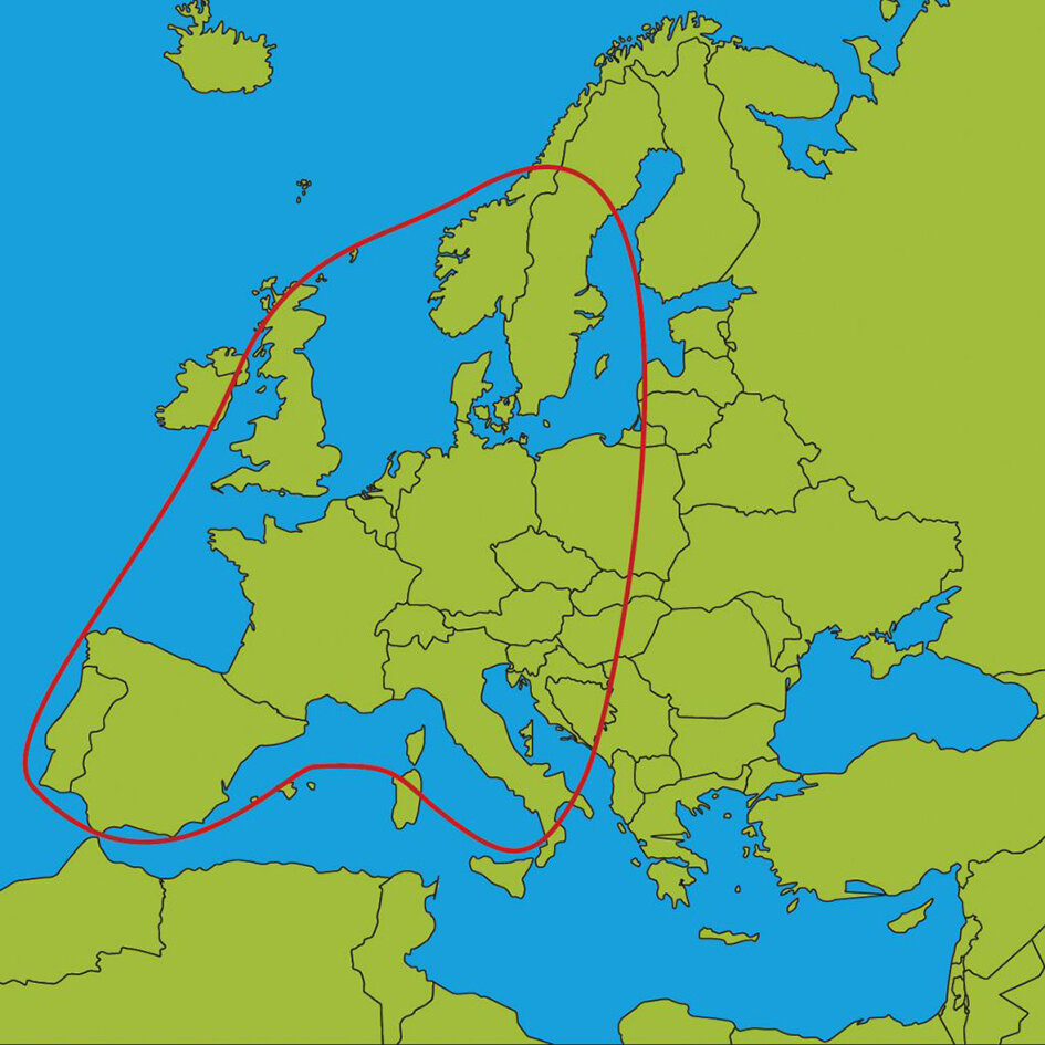Kartenansicht Europas mit grün gefärbten Ländern vor blauem Meer; eine rote, geschwungene Linie bildet eine Schleife über Spanien und Frankreich