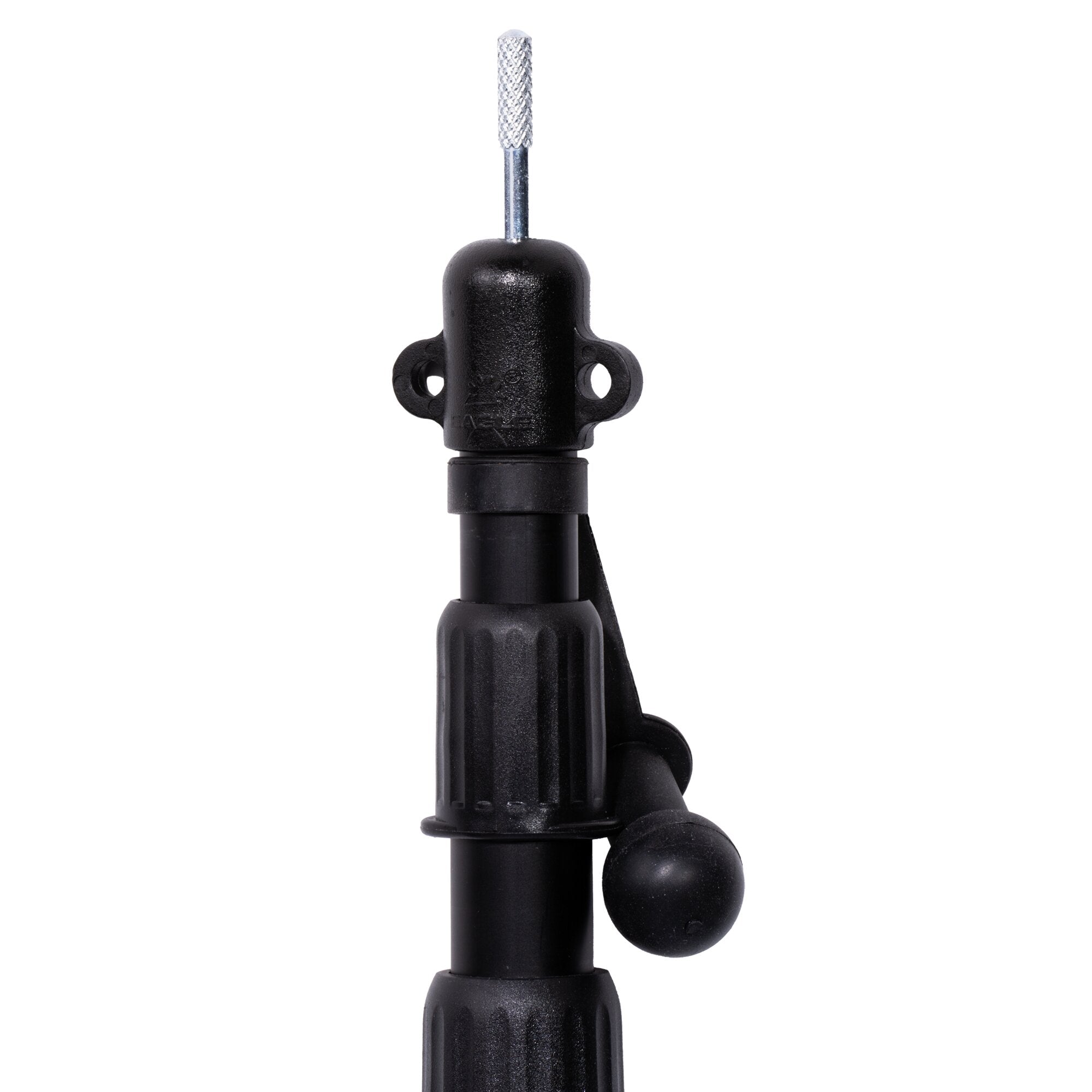 Schwarze Teleskopstange mit silberner, gerändelter Spitze; schwarzes Gehäuse, seitlich sichtbare Lochöffnung und Kugelgelenk-Verbindung