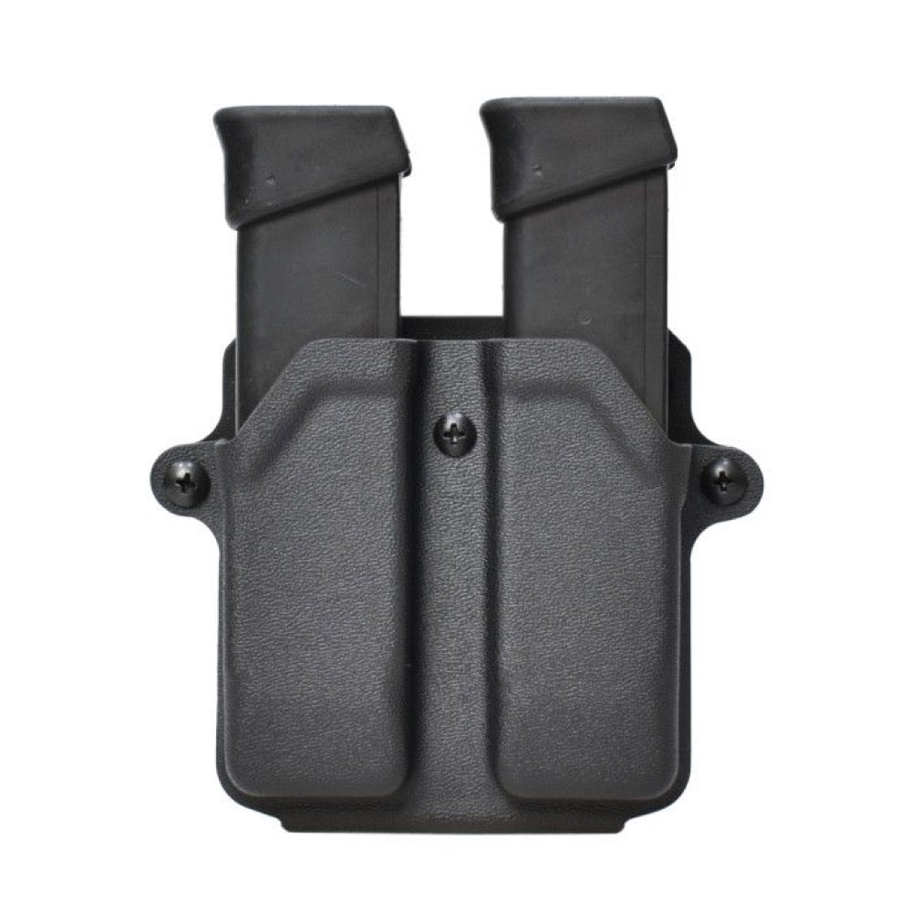 BGs Dual Pistol Mag Carrier in Schwarz mit zwei eingesetzten Pistolenmagazinen