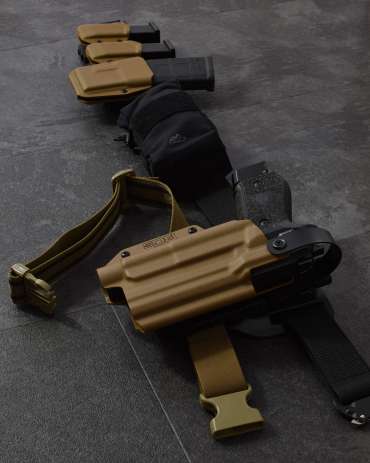BGs Kane und Malin Holster in Coyote Brown – Farbreferenz