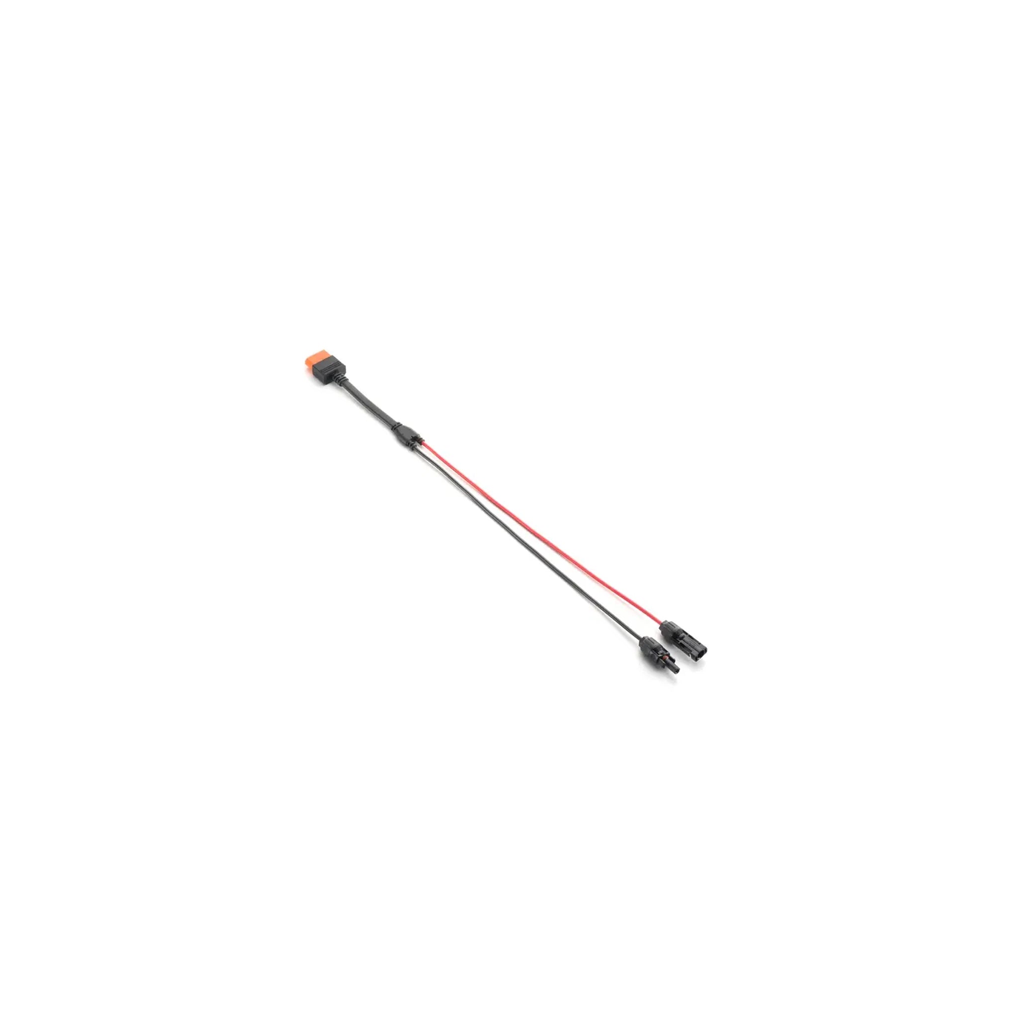 DJI Power MC4 Solarladekabel in schräger Perspektive mit beiden Anschlussseiten