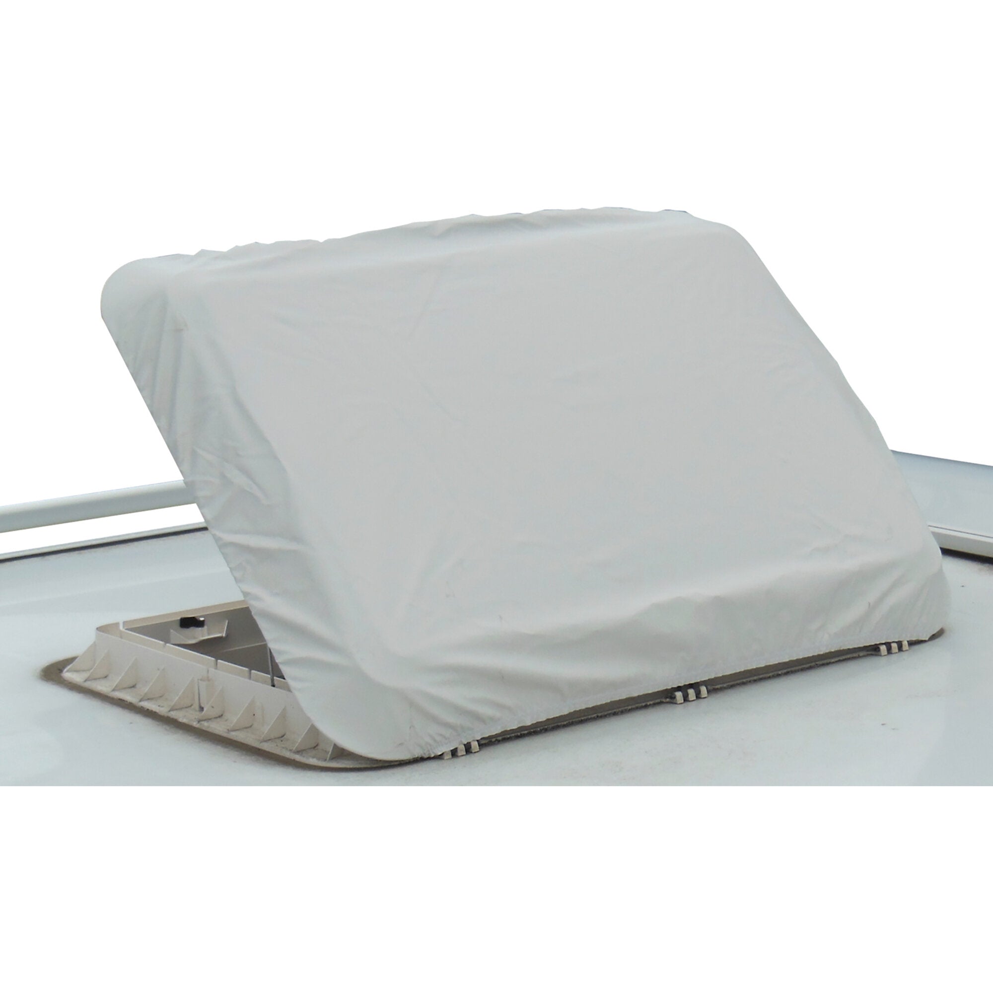 Schutzhülle aus hellgrauem Material bedeckt eine Dachhaube REMItop Vario 70 x 50 cm sichtbar über Basis und Führungsschienen