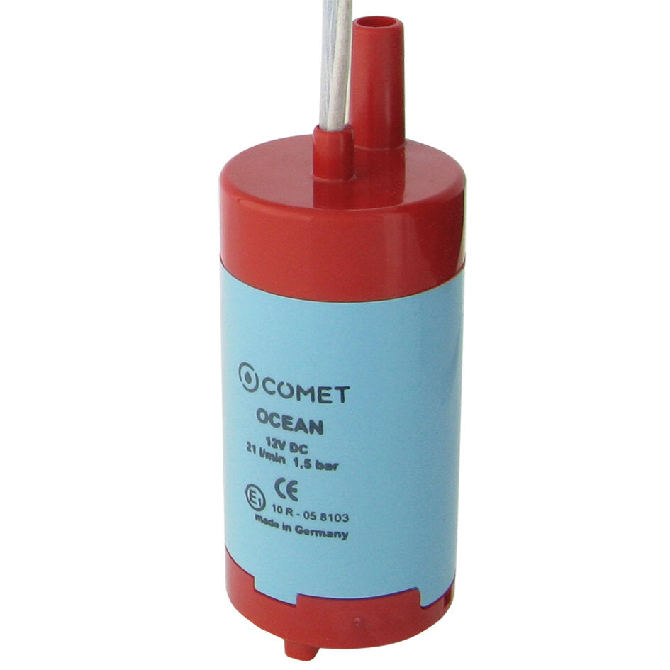 Rote Tauchpumpe mit hellblauem Gehäuse, rotem Ober- und Unterteil, Beschriftung Comet Ocean, 12V DC, 21 l/min, 1,5 bar