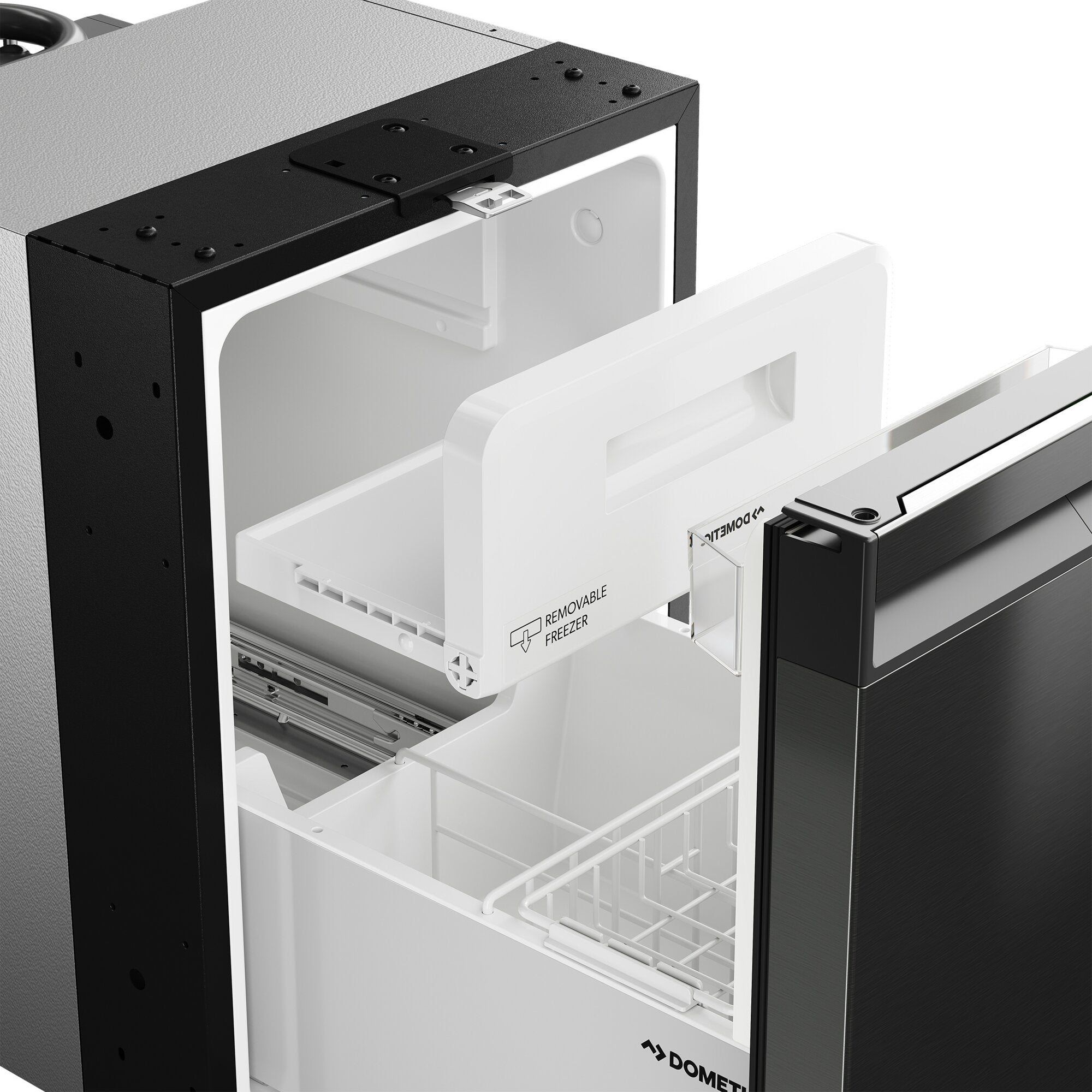 Ausziehkühlschrank NRXD 50C, 12/24 V, offener Innenraum mit herausziehbarer Gefrierfach-Schublade, REMOVABLE FREEZER-Beschriftung, Dometic-Logo
