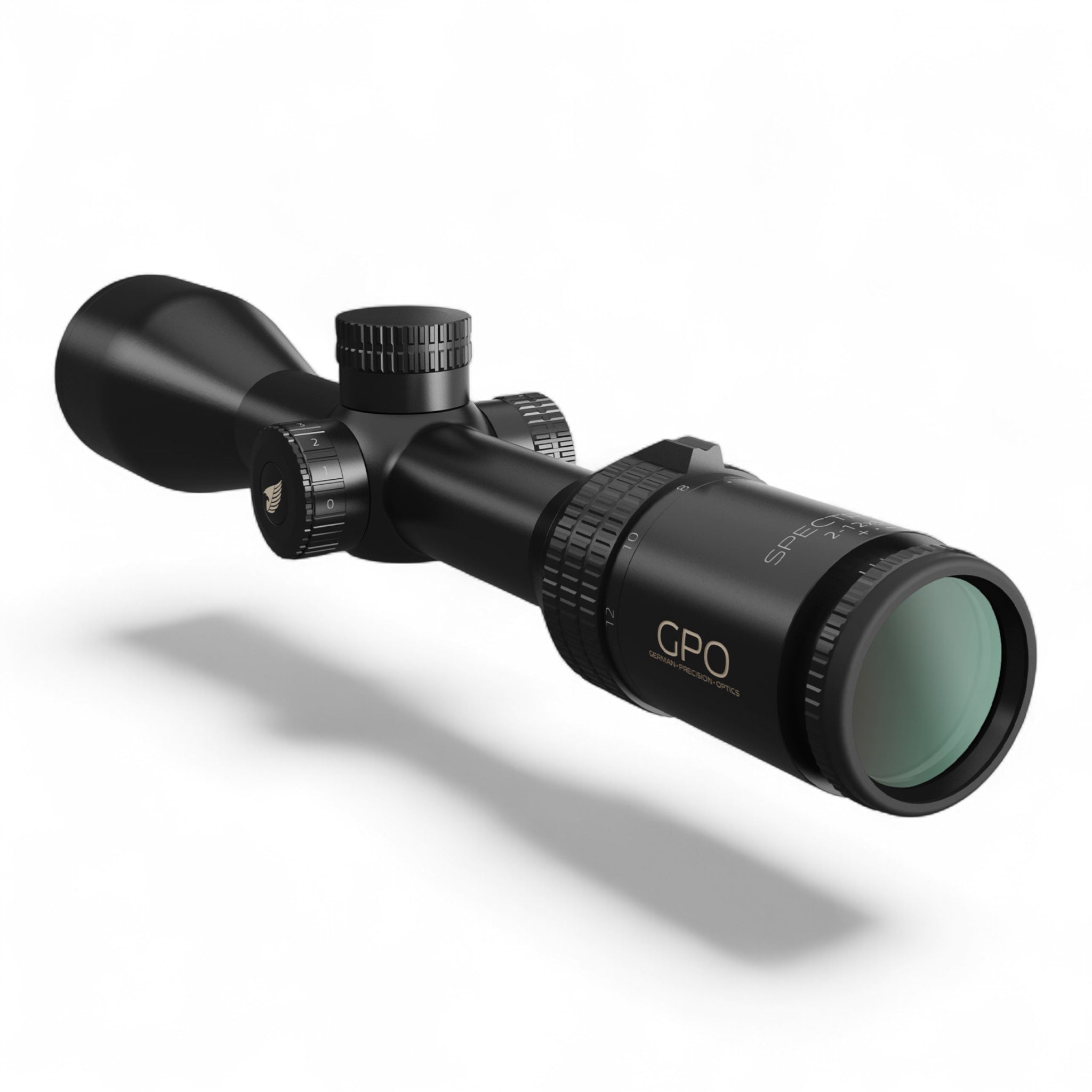 Schwarzes GPO Spectra 6x 2-12x50i Zielfernrohr mit beleuchtetem Absehen und verstellbaren Türmen aus Metall.