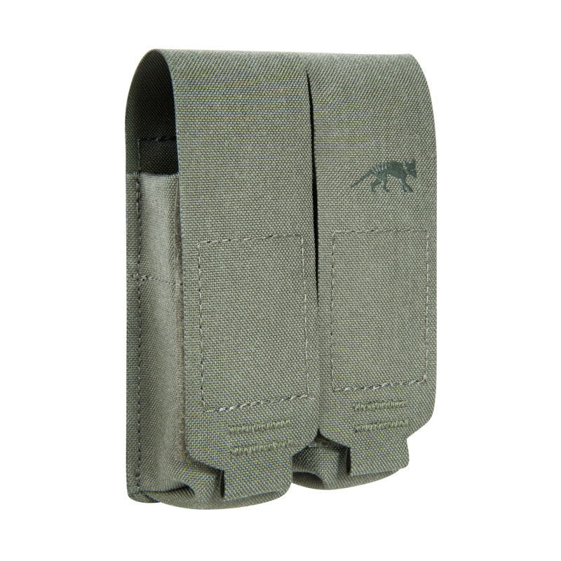 Doppeltes Magazinhalter in Olivgrün aus robustem Cordura mit Klappverschluss und dezentem Tasmanian Tiger Logo auf der.