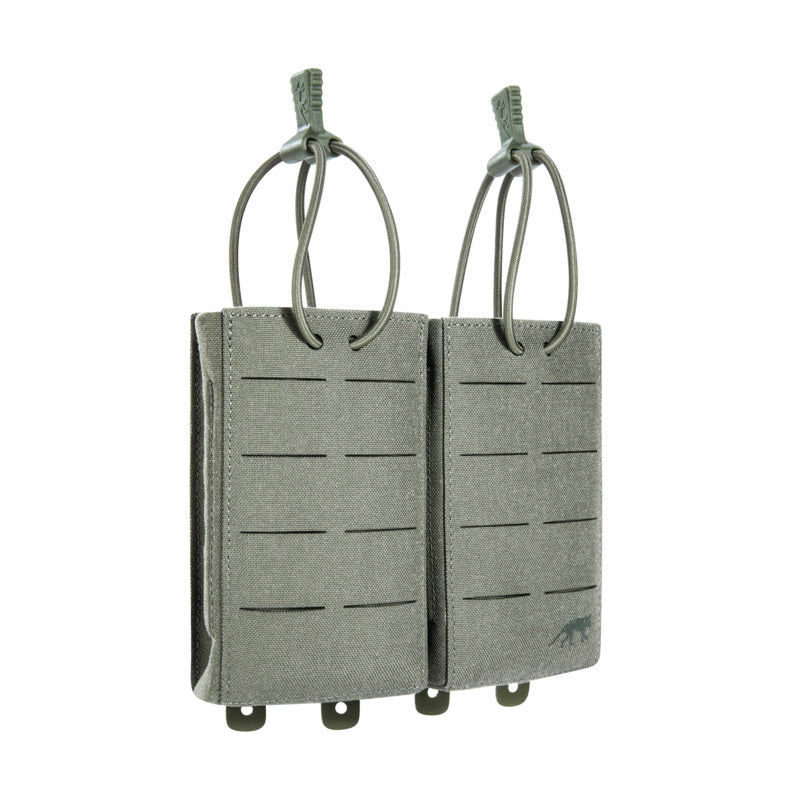 Zweifach-magazintasche aus grauem Cordura mit Molle-System, verstellbaren Kordelverschlüssen und Tasmanian Tiger-Logo unten.