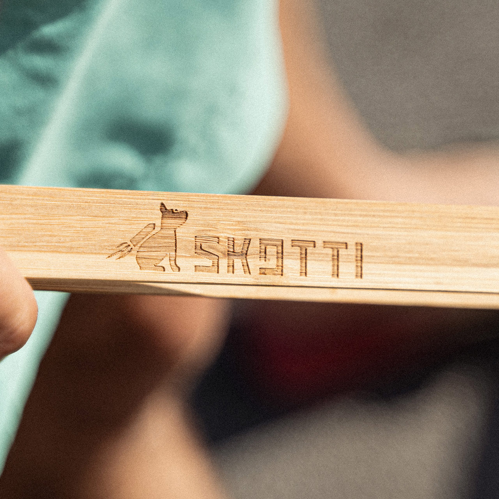 SKOTTI Tongs