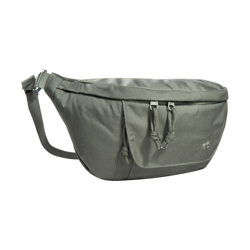 Olivgrüne Tasmanian Tiger Hüfttasche aus robustem Cordura mit zwei Frontreißverschlüssen und verstellbarem Gurt.