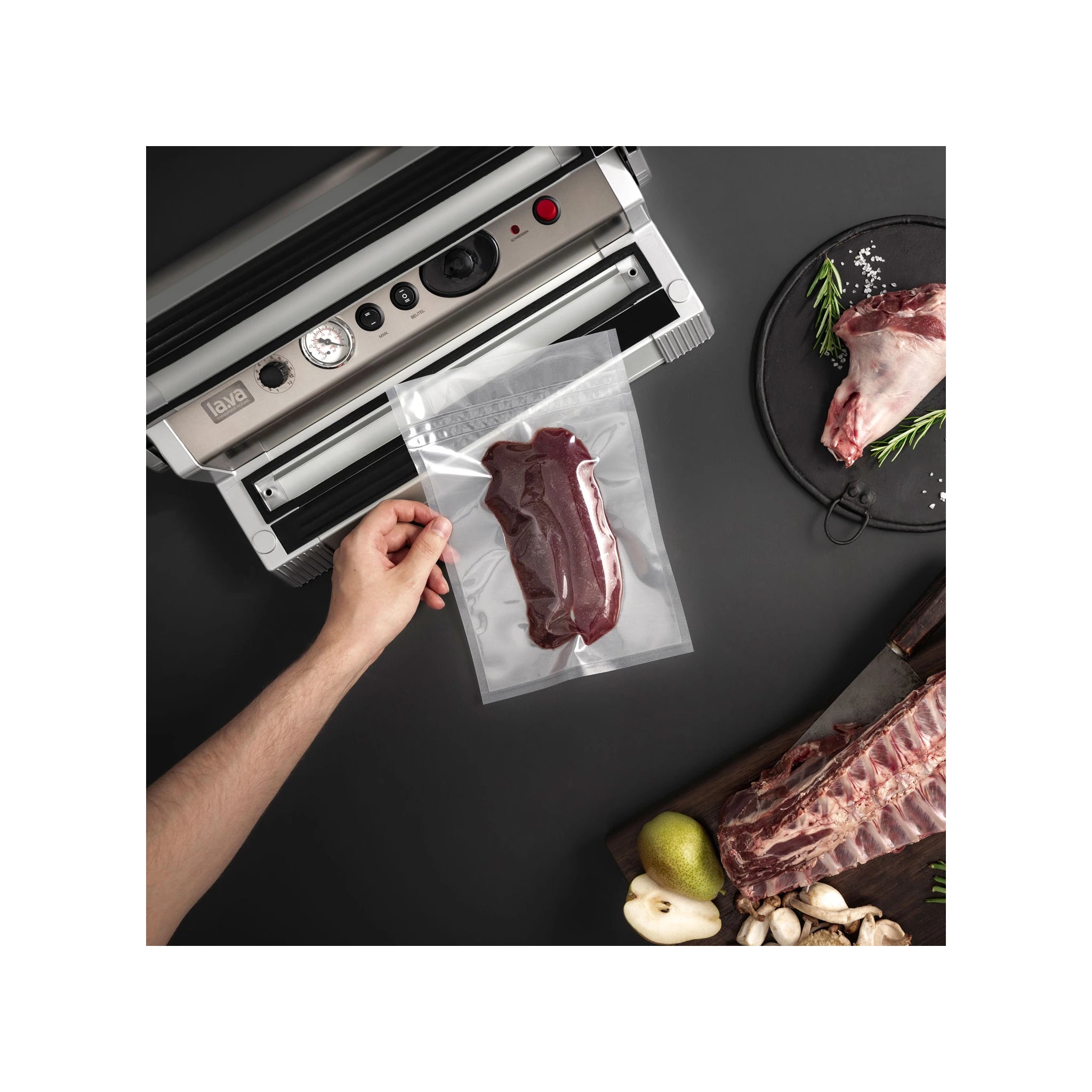 Lava V.400 Premium beim Vakuumieren einer Wildbretportion
