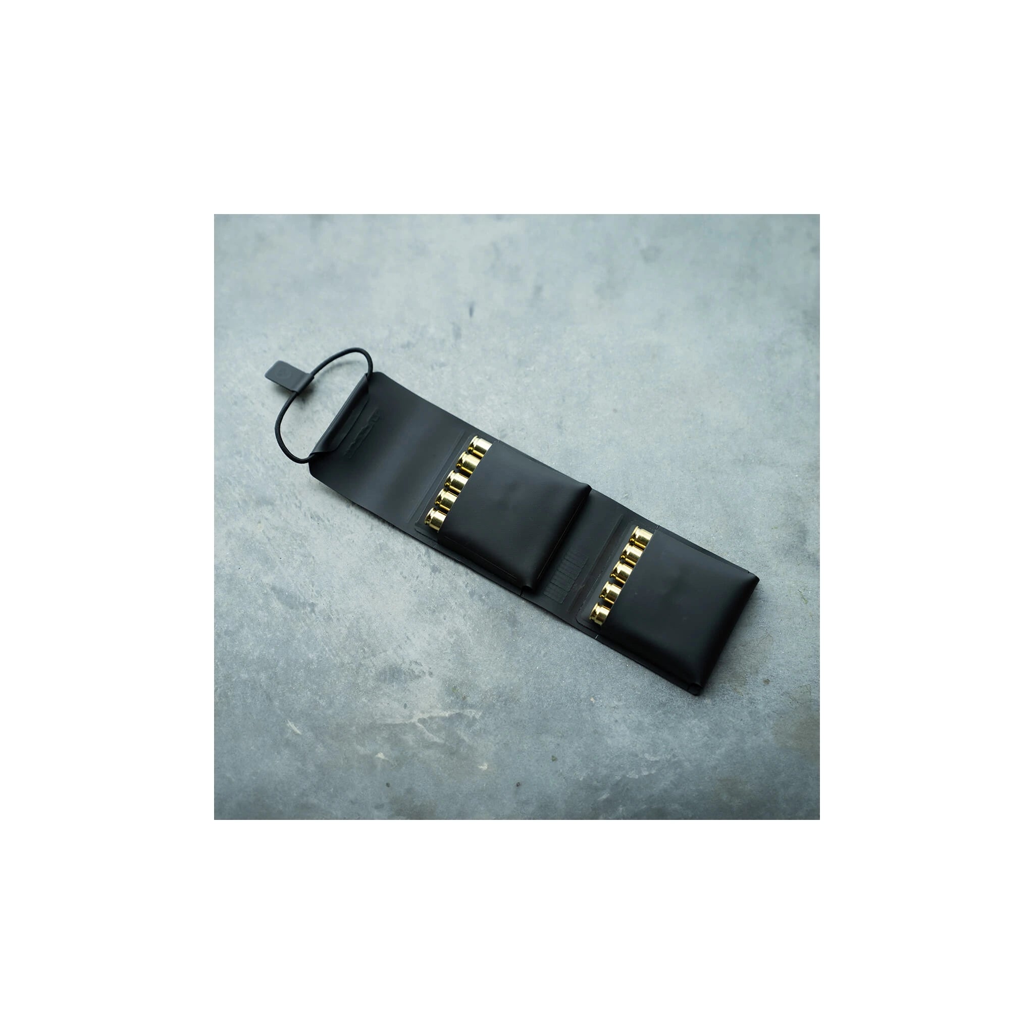 Magpul DAKA Ammo Sleeve in Schwarz im Anwendungsbeispiel, Patronen nicht enthalten