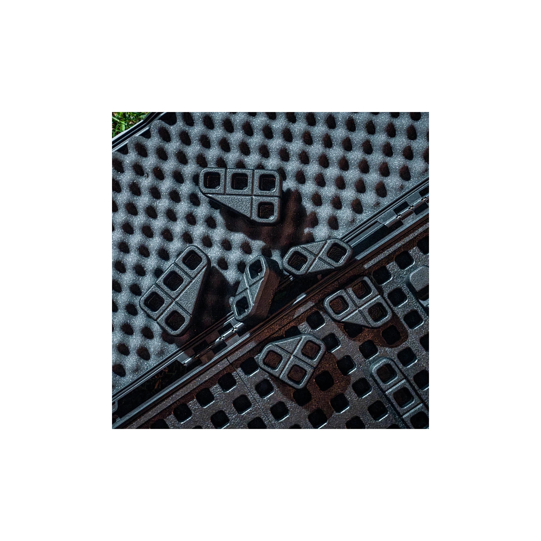 Magpul DAKA Angled Block Kit in einem GRID Organizer, Ausrüstung nicht enthalten