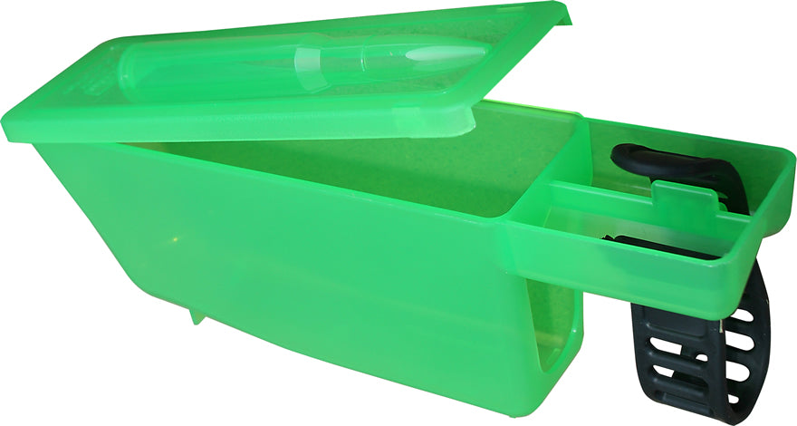 Transparent grüne MTM GCPC Auffangbox mit geöffnetem Deckel und Befestigungsgurt